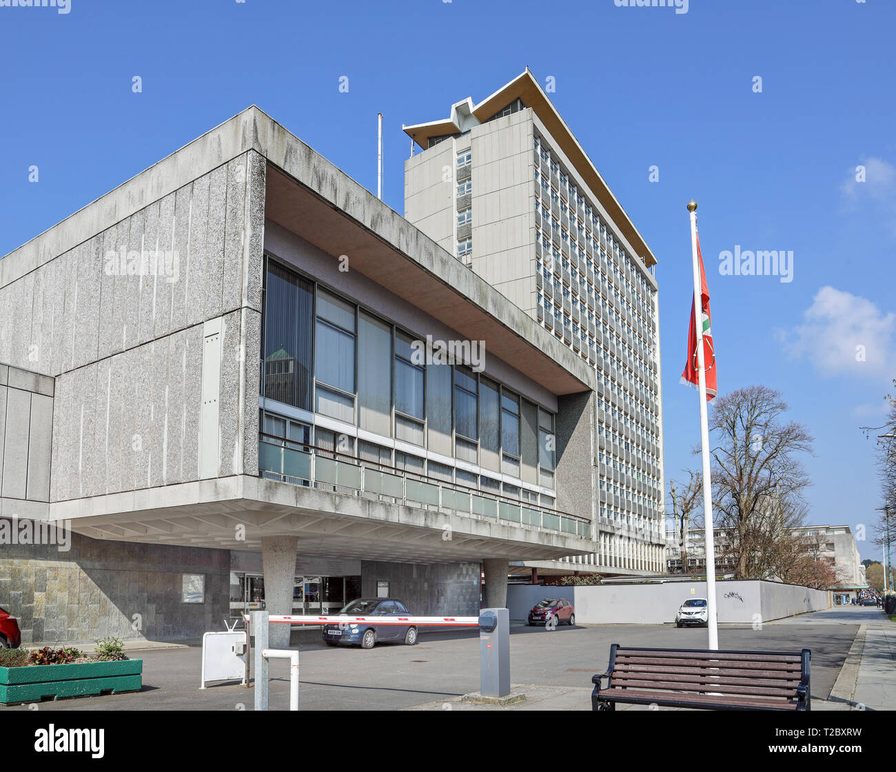 Plymouth Council House neben dem ehemaligen Hochhaus des Civic Center