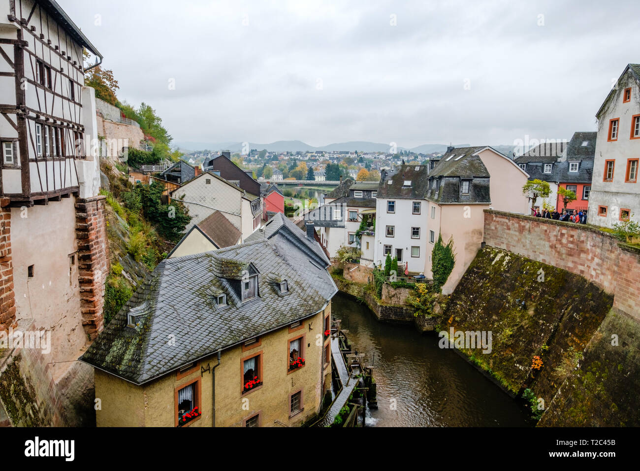 Saar Wassermühlen in der historischen Altstadt von Saarburg, Deutschland. Stockfoto