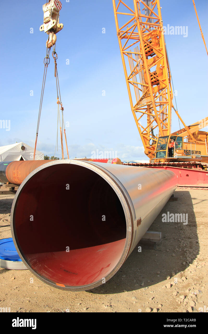 Lubmin, Deutschland. 26 Mär, 2019. Laufenden Bau der Nord Stream 2, Erdgas Pipeline vom russischen Wyborg in der Russischen Föderation nach Greifswald in Deutschland, ist in Lubmin, Deutschland, am 26. März 2019 gesehen. Quelle: Martin Weiser/CTK Photo/Alamy leben Nachrichten Stockfoto