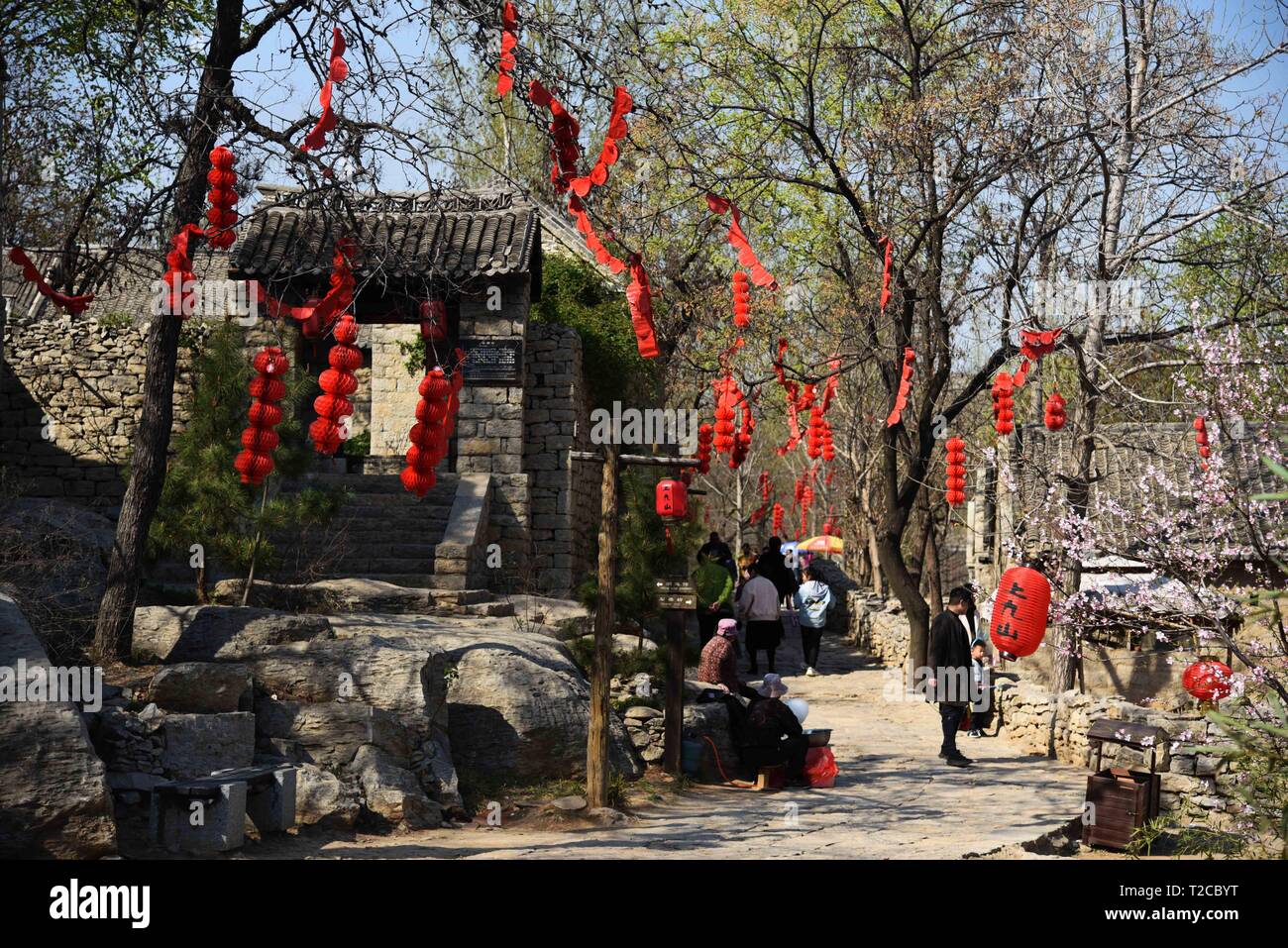 Zoucheng, der chinesischen Provinz Shandong. 31 Mär, 2019. Touristen