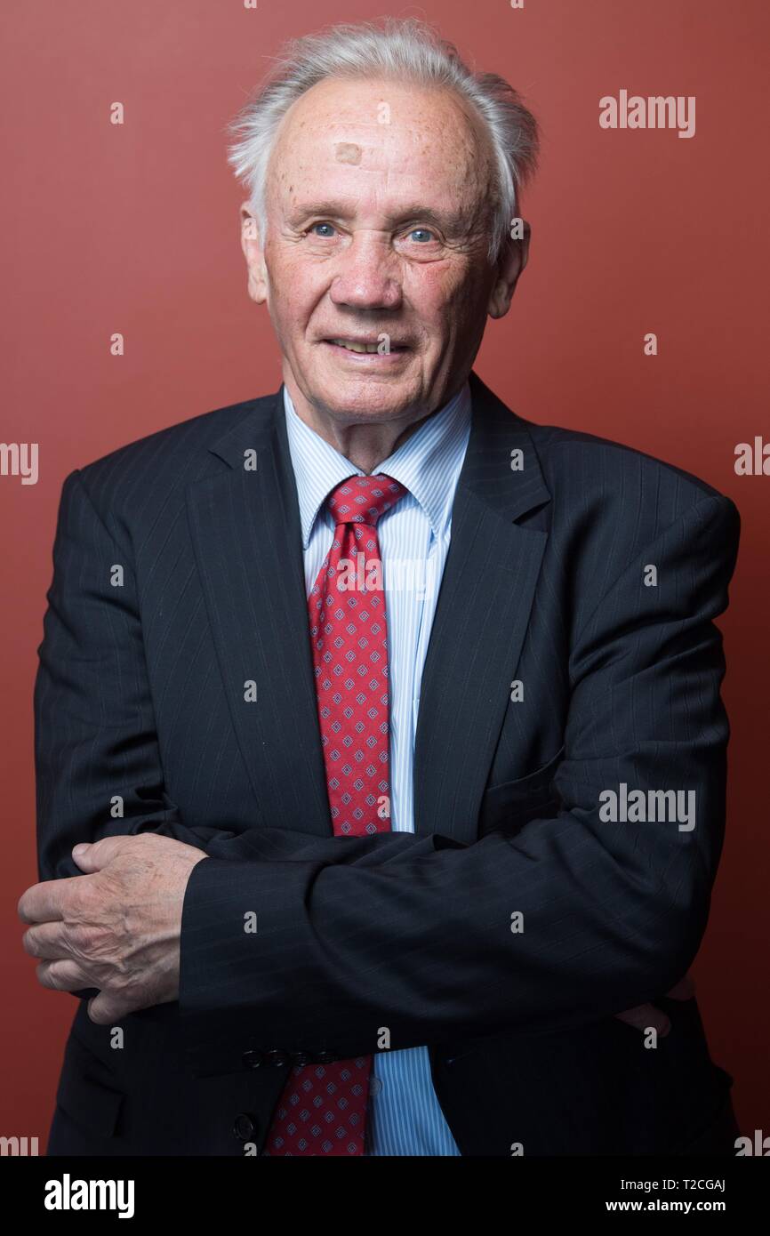 Dresden, Deutschland. 01 Apr, 2019. Rolf Heinemann, Mitglied der Robotron Vorstand, im Gebäude der Robotron Museum. Am 1. April 1969 als VEB Kombinat Robotron, die Firma ihr 50-jähriges Bestehen am gleichen Tag gefeiert gegründet. Credit: Sebastian Kahnert/dpa-Zentralbild/dpa/Alamy leben Nachrichten Stockfoto