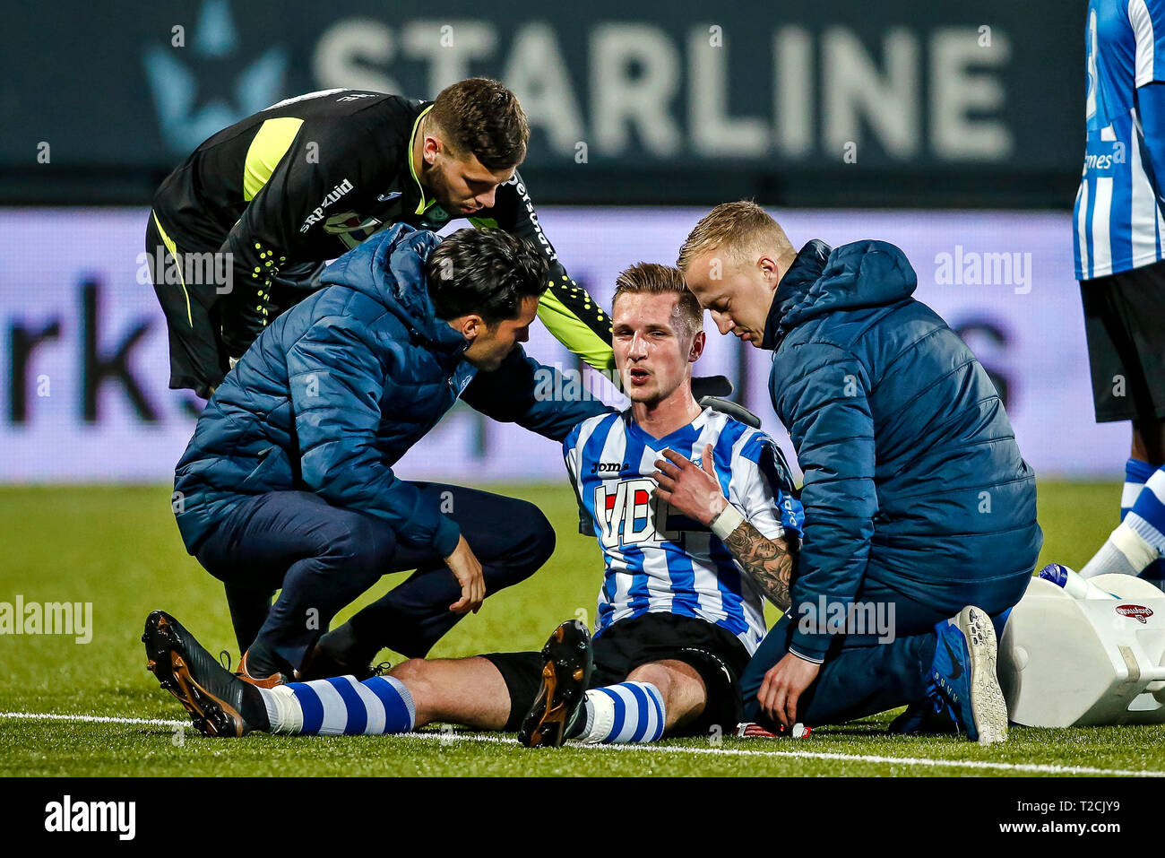 Eindhoven, Niederlande. 01 Apr, 2019. - 01-04-2019 EINDHOVEN, Jan Louwers Stadion, Niederländische Keuken Kampioen divisie Saison 2018/2019. Eindhoven defender Siebe van der Heyden (C) während des Spiels Eindhoven - TOP Oss verletzt. Credit: Pro Schüsse/Alamy leben Nachrichten Stockfoto