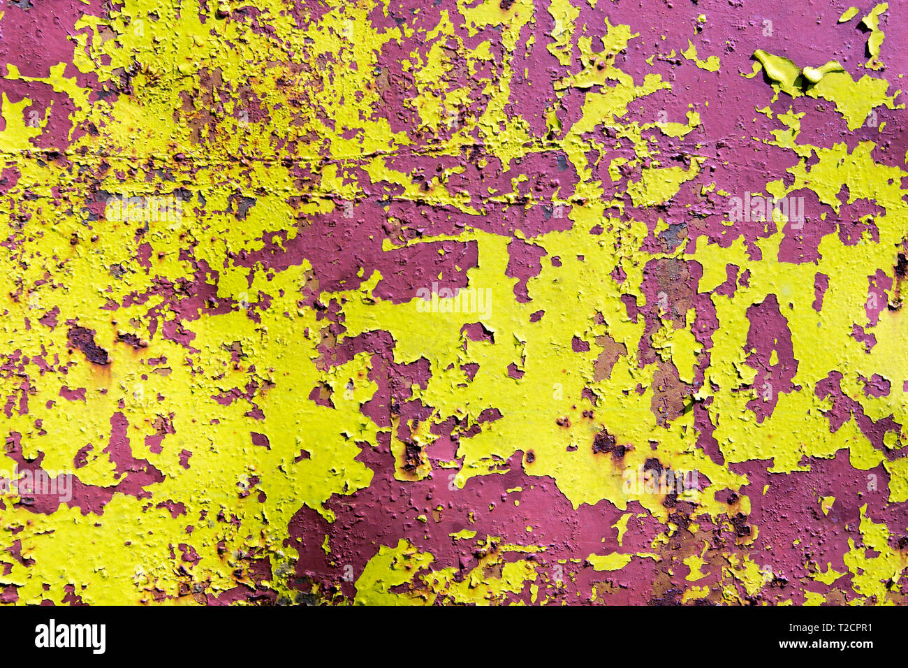 Risse in gelber Farbe Hintergrund Stockfoto
