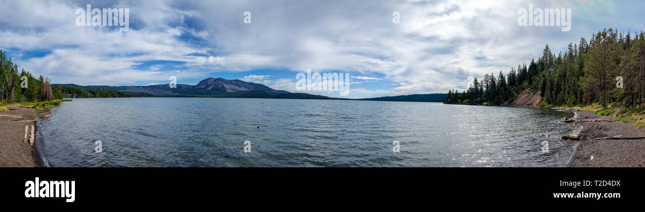 Panorama von Paulina Lake in Oregon Stockfoto