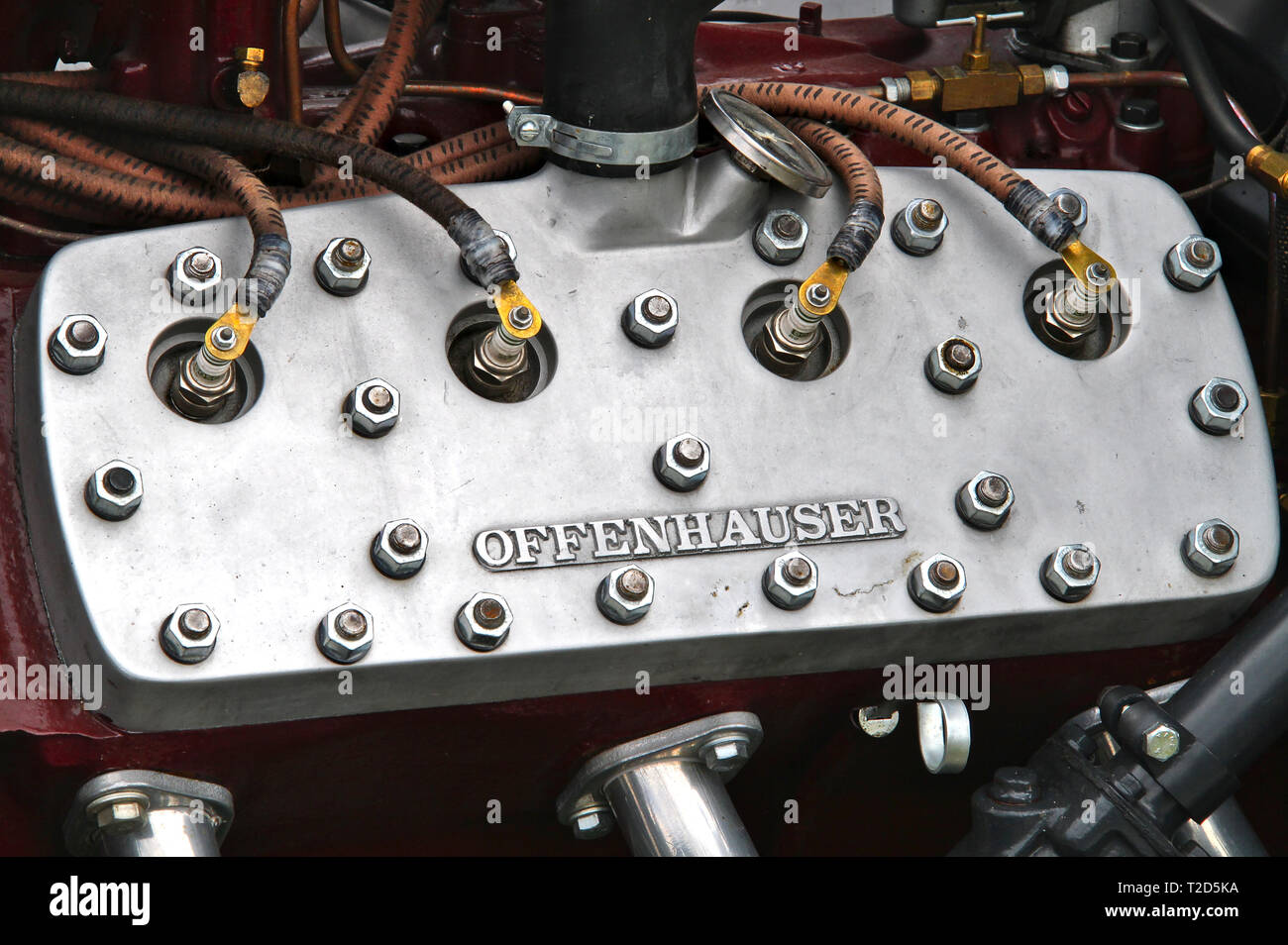 Offenhauser Zylinderkopf auf eine V8 am Pick-Nick 2018, Classic Car Show in Mariehamn, Finnland. 05.08.2018 Mariehamn, Finnland Stockfoto