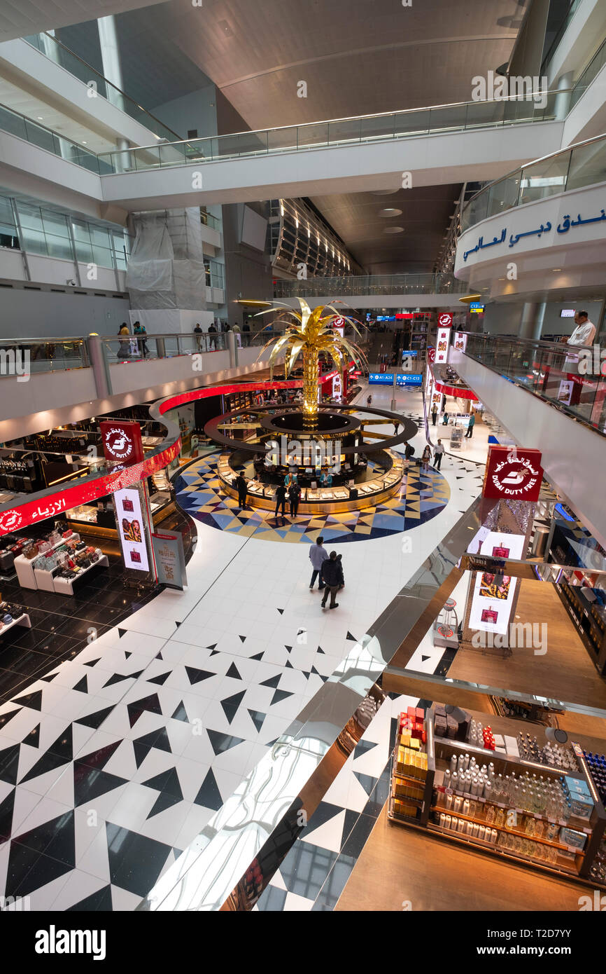Duty Free Shops am Flughafen Dubai, Vereinigte Arabische Emirate Stockfoto