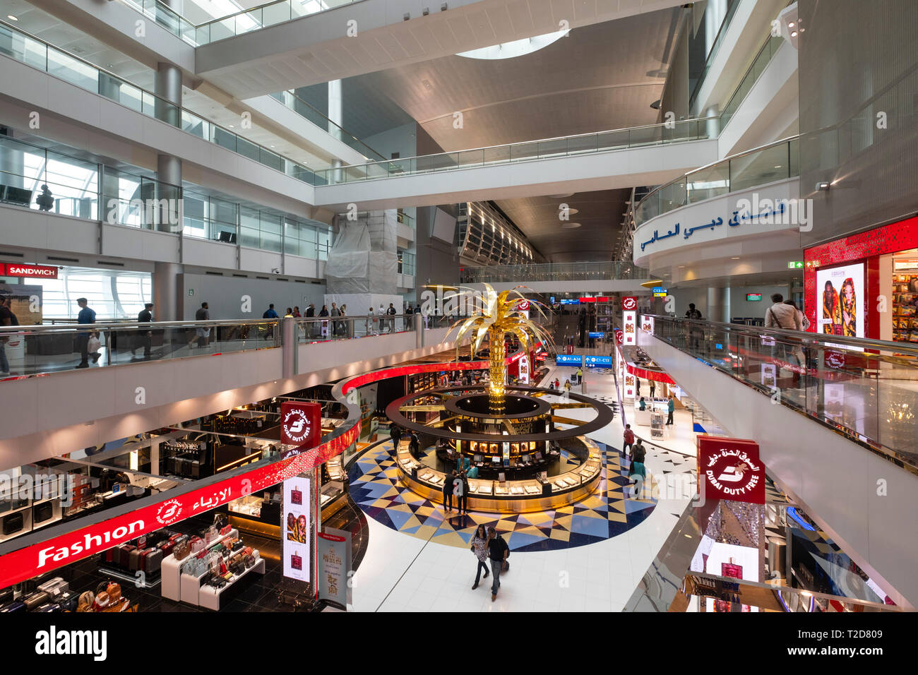 Duty Free Shops am Flughafen Dubai, Vereinigte Arabische Emirate Stockfoto