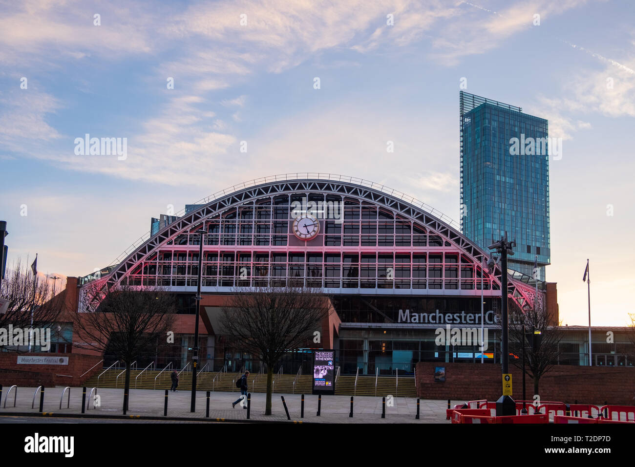 Manchester, Großbritannien - 17 Februar, 2019: Manchester Central Convention Complex in Großbritannien als Menschen zu Fuss. Der ehemalige Hauptbahnhof Stockfoto