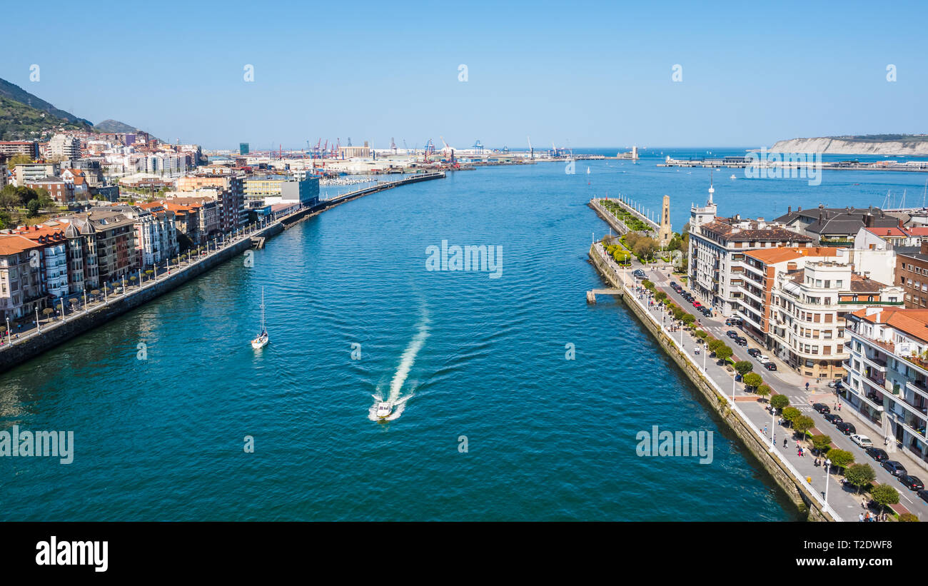 31/März/2019 PORTUGALETE SPANIEN Blick auf Palma De Mallorca aus dem Puente Colgante oder Puente de Bizkaia, sonnigen Tag Stockfoto