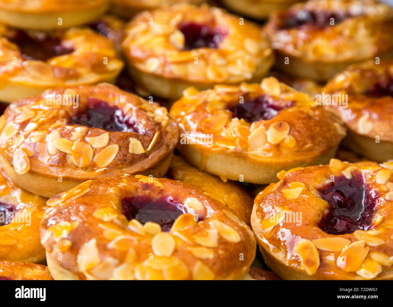 Cherry & Almond Bakewell Torten Stockfoto