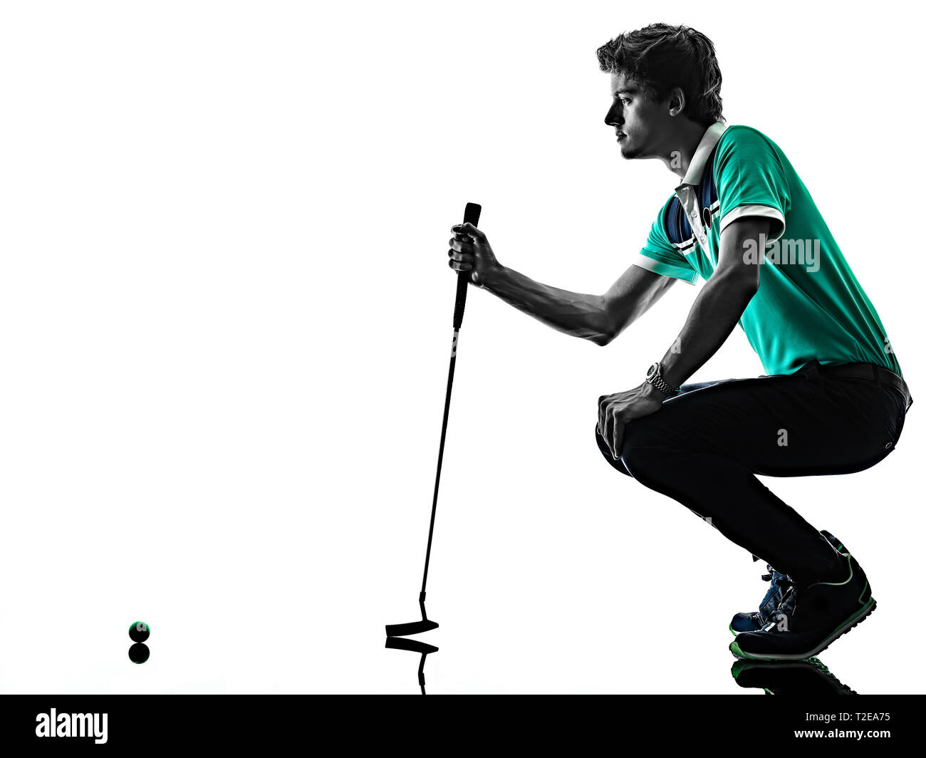 Einen jungen kaukasischen Mann Golf Golfspieler golfingshadow Silhouette auf weißem Hintergrund Stockfoto