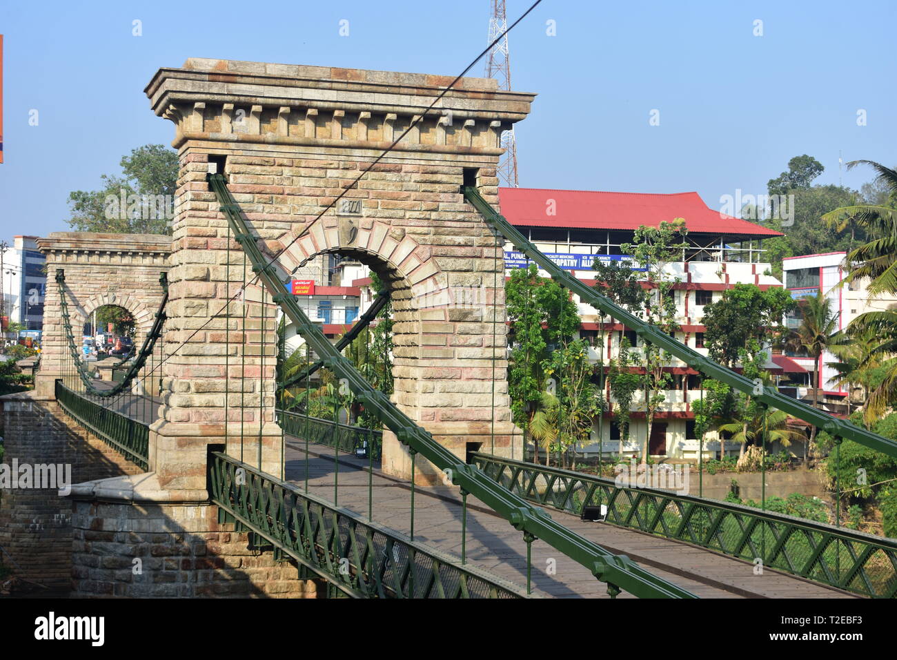 Punalur, Kerala, Indien - 1. März 2019: Suspension Bridge Stockfoto