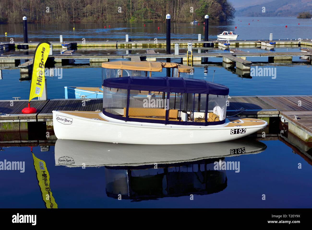 Canadian Electric Boat Company, Elektroboote Kanada, Elektroboot mieten, Bowness on Windermere, Lake District, Cumbria, England, Großbritannien Stockfoto