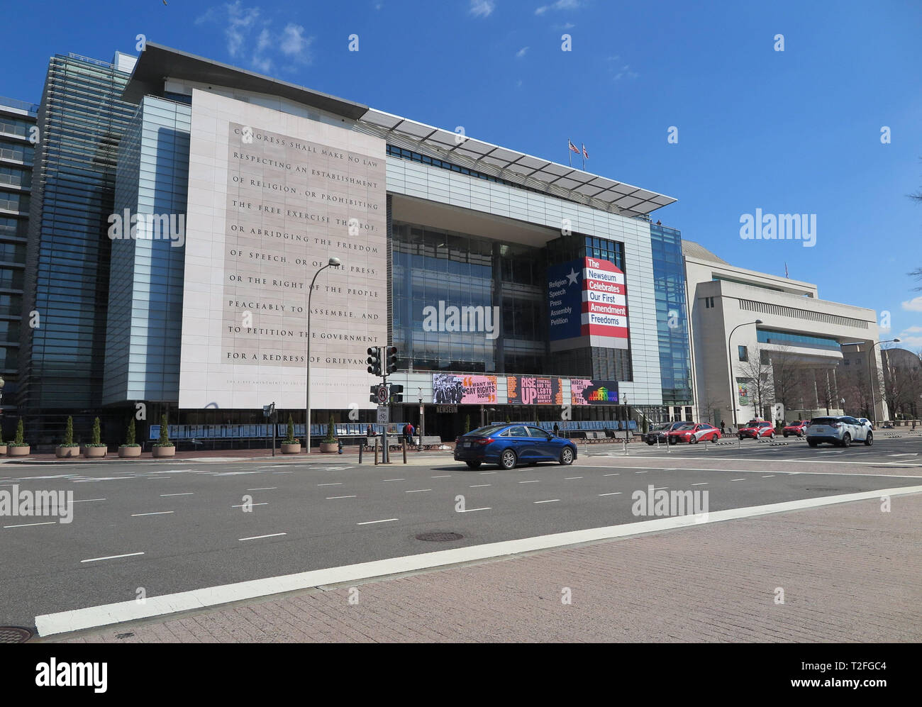 Washington, USA. 19 Mär, 2019. Das Newseum Media Museum. Seit mehr als einem Jahrzehnt, das Newseum an der Pennsylvania Avenue in Washington hat ein stolzes Denkmal für Journalismus. Aber die Zukunft des Museums ist ungewiss. Ein düsteres Symbol für die Situation in der Medienbranche? (Dpa' in Zeiten der 'Fake News": US-Medien Museum droht das Ende') Credit: Maren Hennemuth/dpa/Alamy leben Nachrichten Stockfoto