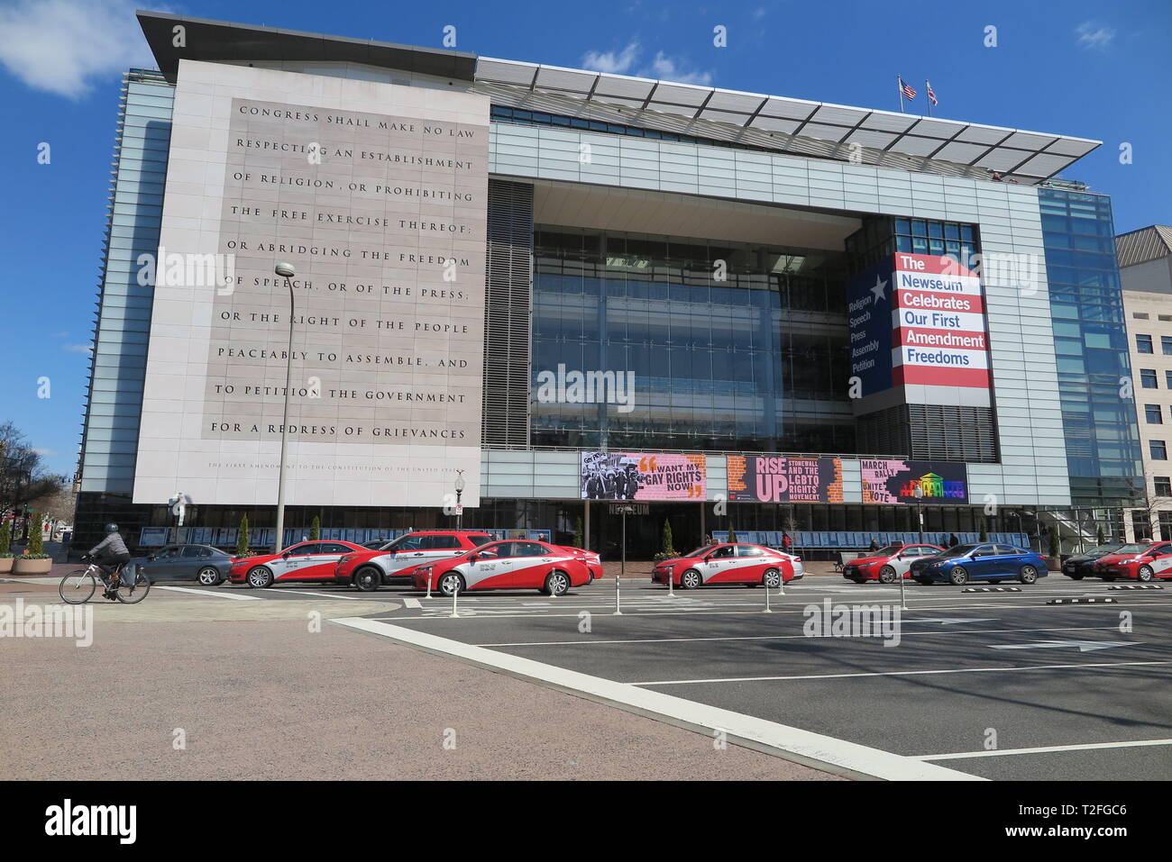 Washington, USA. 19 Mär, 2019. Das Newseum Media Museum. Seit mehr als einem Jahrzehnt, das Newseum an der Pennsylvania Avenue in Washington hat ein stolzes Denkmal für Journalismus. Aber die Zukunft des Museums ist ungewiss. Ein düsteres Symbol für die Situation in der Medienbranche? (Dpa' in Zeiten der 'Fake News": US-Medien Museum droht das Ende') Credit: Maren Hennemuth/dpa/Alamy leben Nachrichten Stockfoto