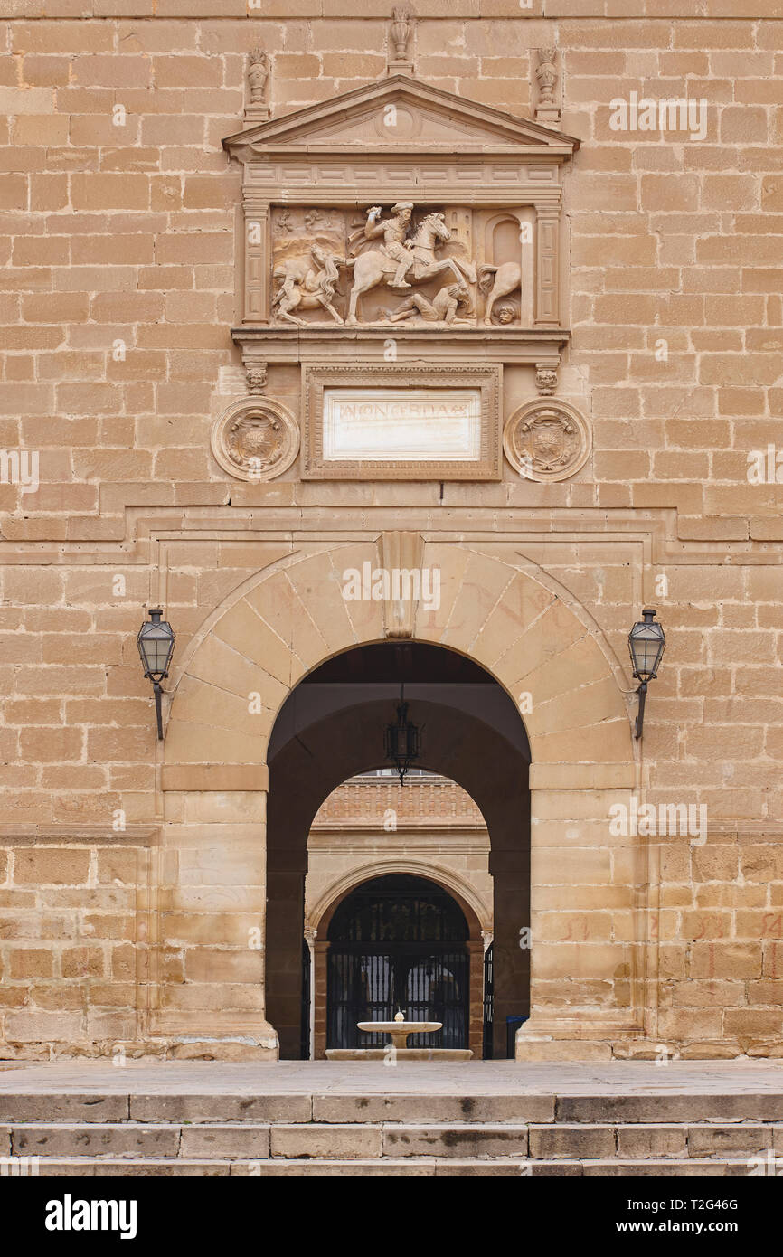 Santiago Krankenhaus Fassade aus Stein aus dem 16. Jahrhundert. Die zum UNESCO-Weltkulturerbe zählt. Ubeda, Spanien Stockfoto
