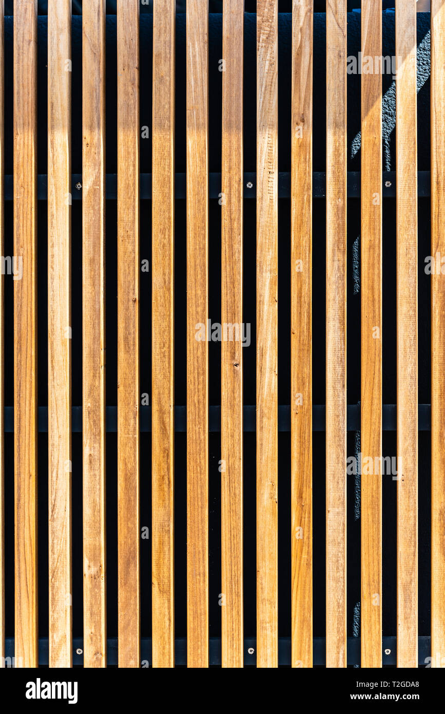 Wandverkleidung mit Holzlatten. Holz Textur. Hintergrund Stockfotografie -  Alamy