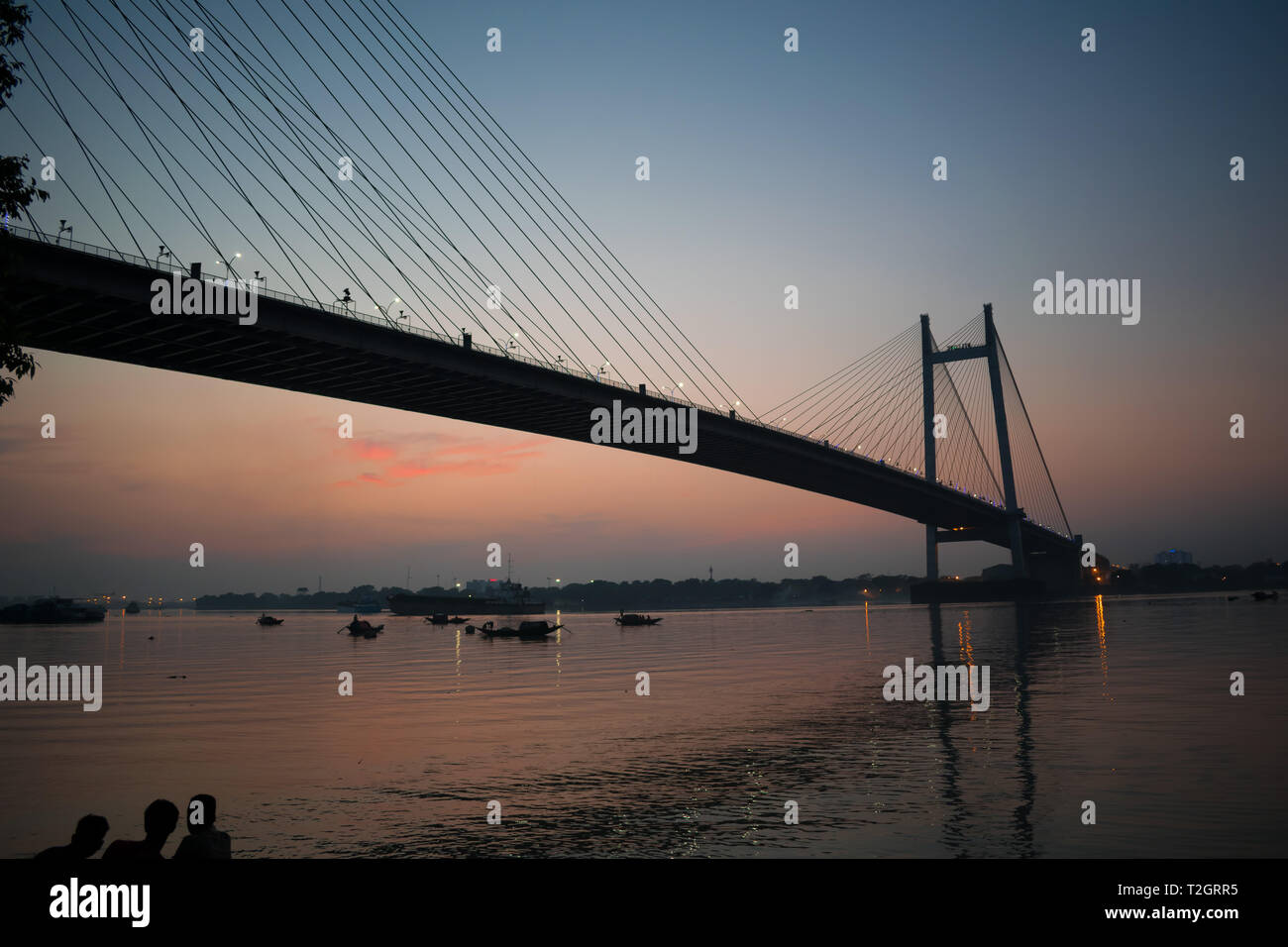 Vidyasagar setu eine schöne Brücke über den Fluss hoogly in Kalkutta. Stockfoto