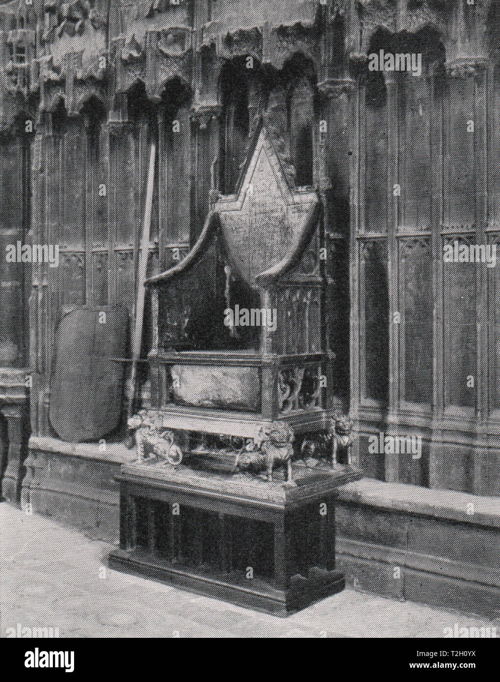 Der krönungsstuhl -Fotos und -Bildmaterial in hoher Auflösung – Alamy