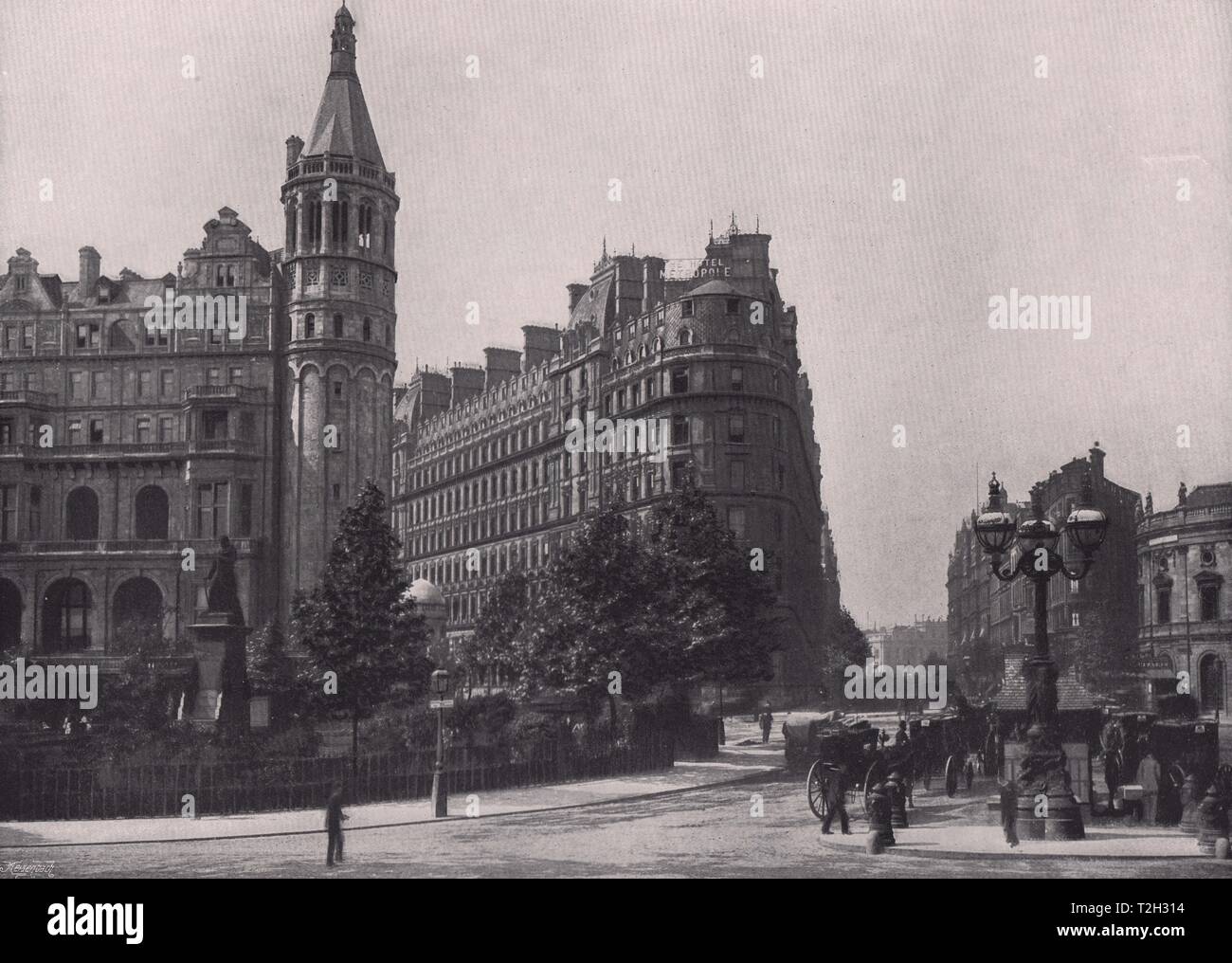 Themse Ufer - Die Nationalen Liberalen Club Hotel Metropole, und Avenue Theater Stockfoto