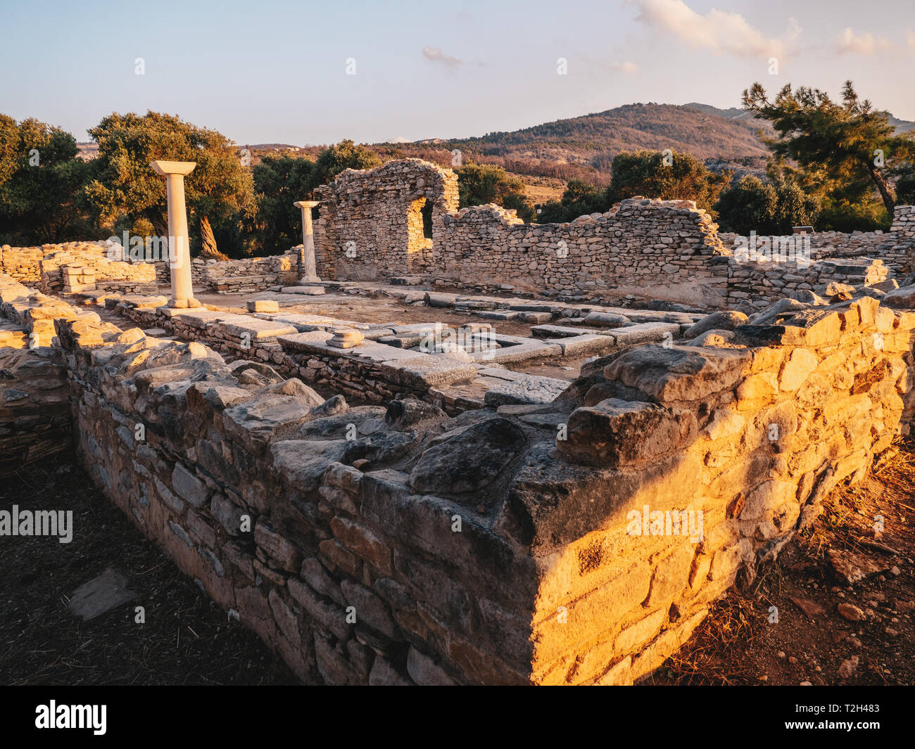 Ruiniert Wand bauen von den alten Griechen auf der Insel Thassos, Griechenland (Aliki Marmor Port) Stockfoto