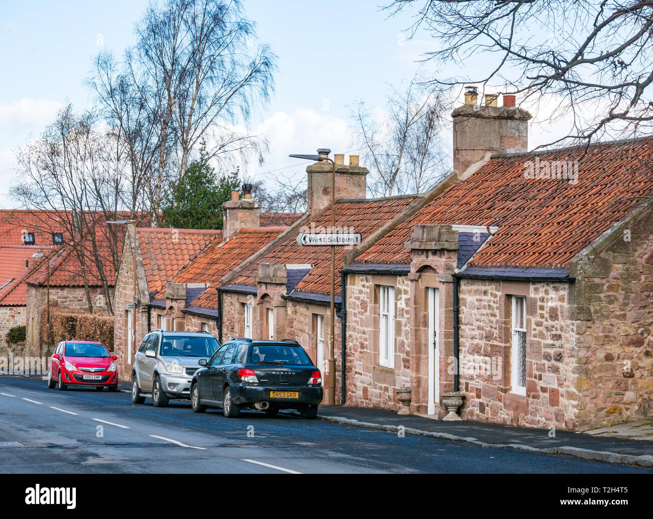 Hauptstraße des malerischen Dorfes, East Saltoun, East Lothian, Schottland, Großbritannien Stockfoto