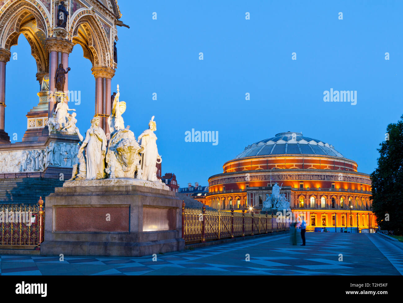 Albert Hall und Albert Memorial bei Sonnenuntergang in London, England, Europa Stockfoto