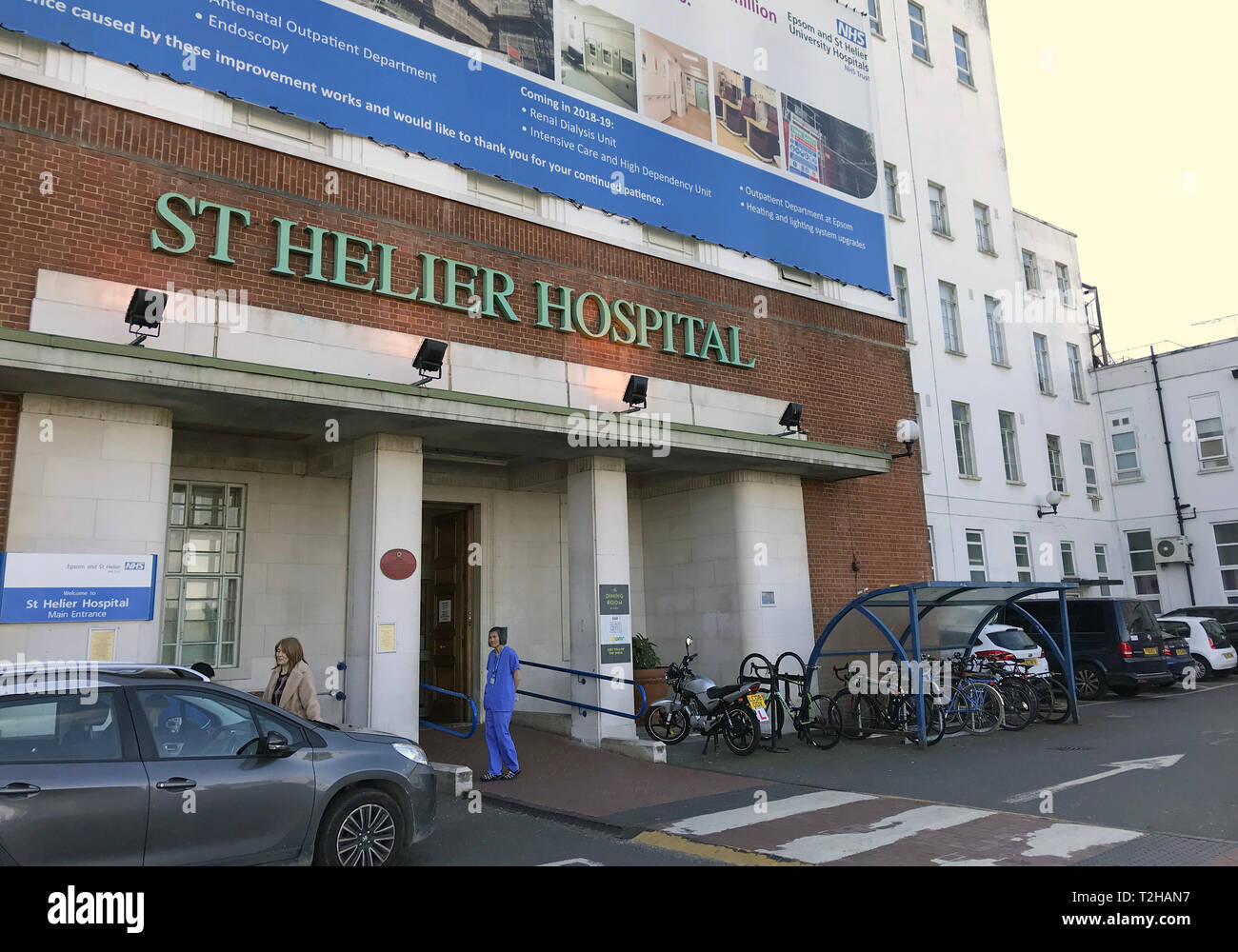 Außenansicht von St Helier Krankenhaus, im Londoner Stadtteil Sutton, und die von Epsom und St. Helier University Hospitals NHS Trust. Stockfoto