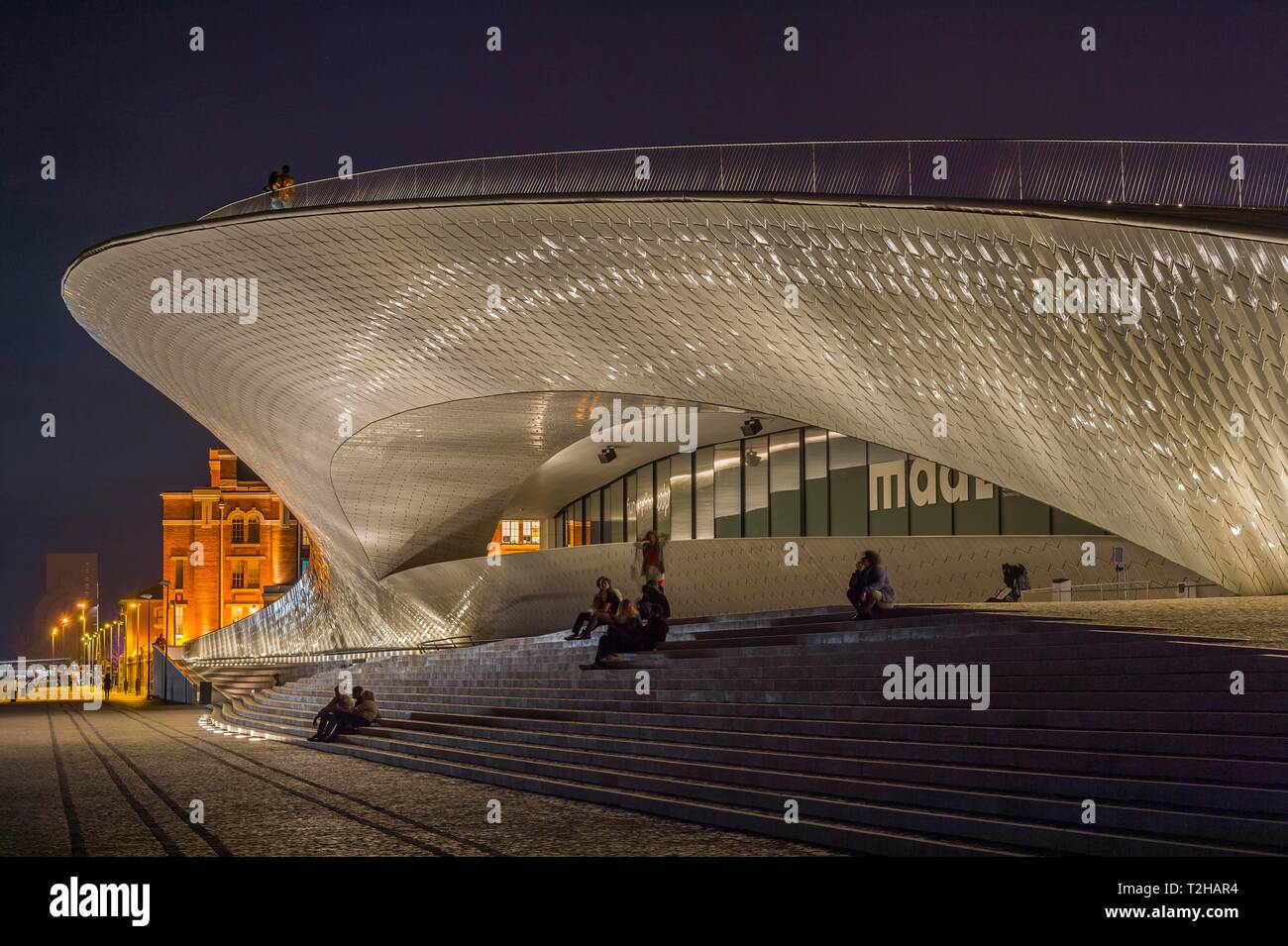 MAAT, Museum für Kunst Architektur und Technik bei Nacht, Belem, Lissabon, Portugal Stockfoto