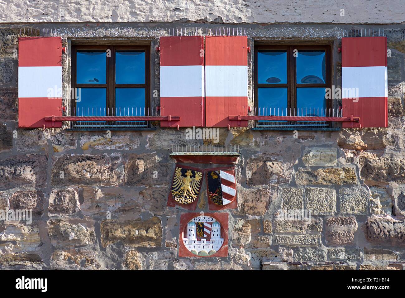 Nürnberg Tor, mit Laufer Stadt Wappen und große und kleine Stadt Wappen von Nürnberg, Lauf an der Pegnitz, Mittelfranken, Bayern Stockfoto