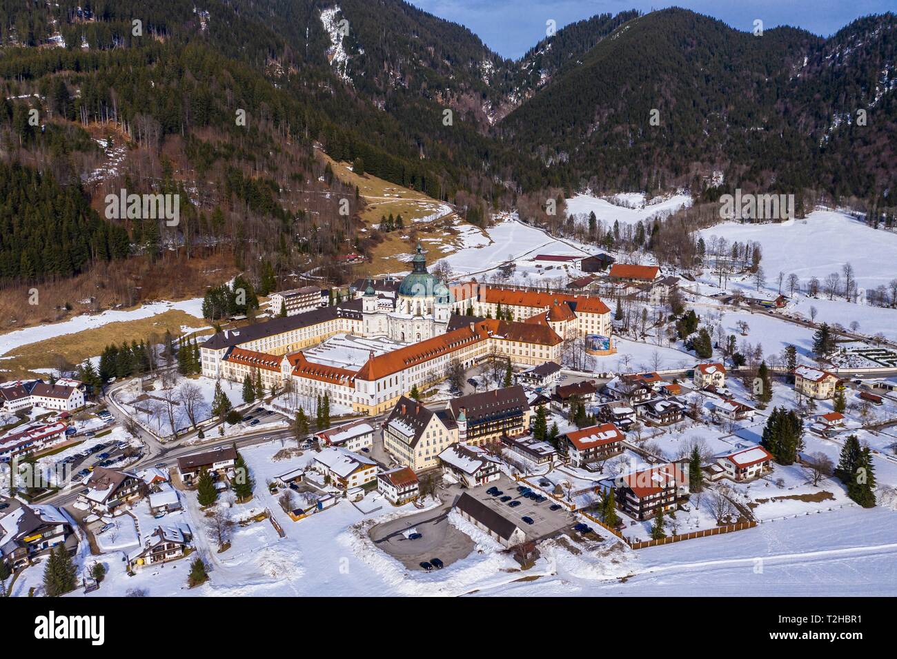 Luftaufnahme, Benediktinerabtei Kloster Ettal im Winter, Ettal, Oberammergau, Bayern, Oberbayern, Deutschland Stockfoto