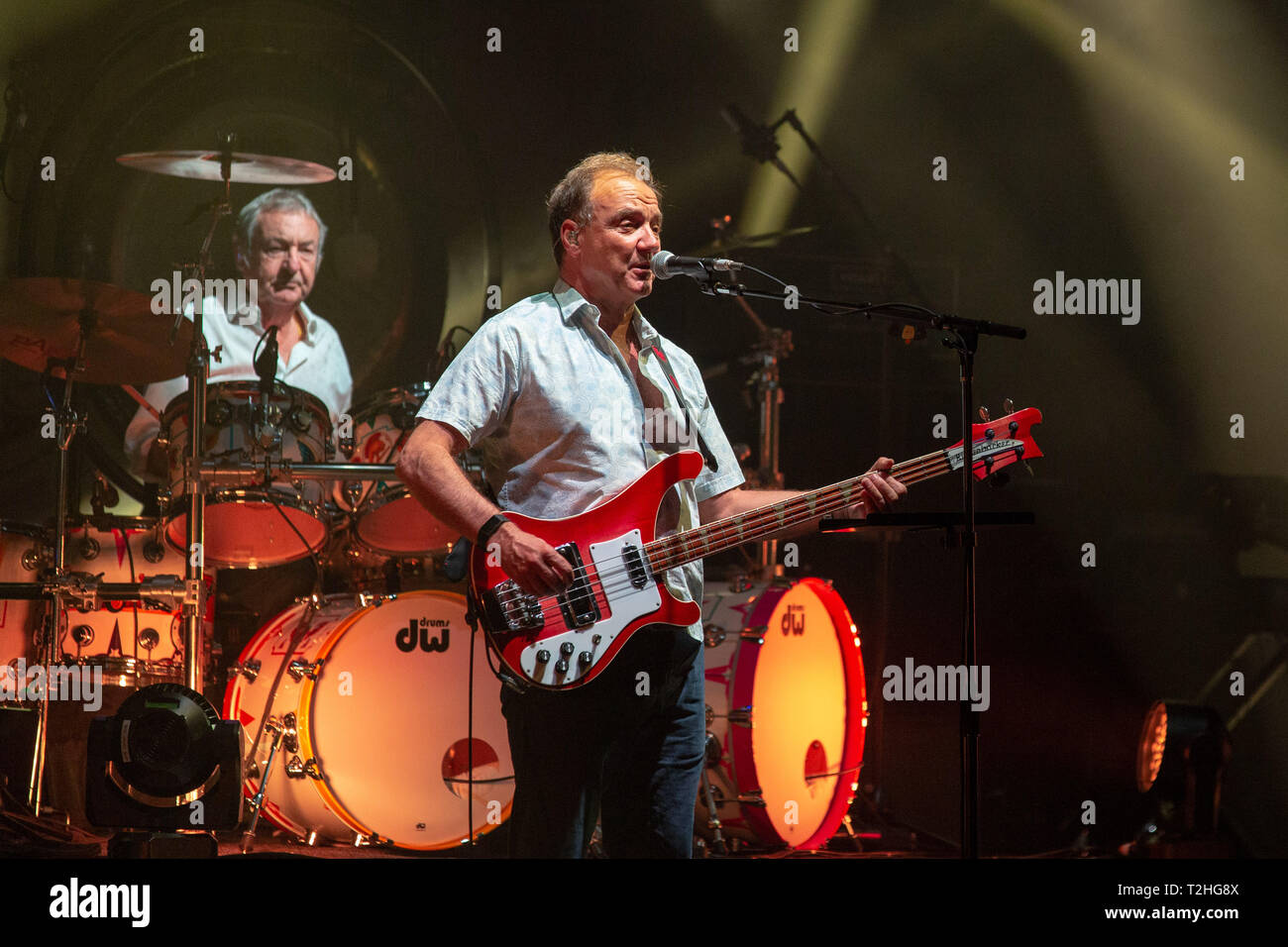 April 1, 2019 - Milwaukee, Wisconsin, USA - Nick Mason und Guy Pratt von Nick Mason's Saucerful der Geheimnisse im Riverside Theater in Milwaukee, Wisconsin (Bild: © Daniel DeSlover/ZUMA Draht) Stockfoto