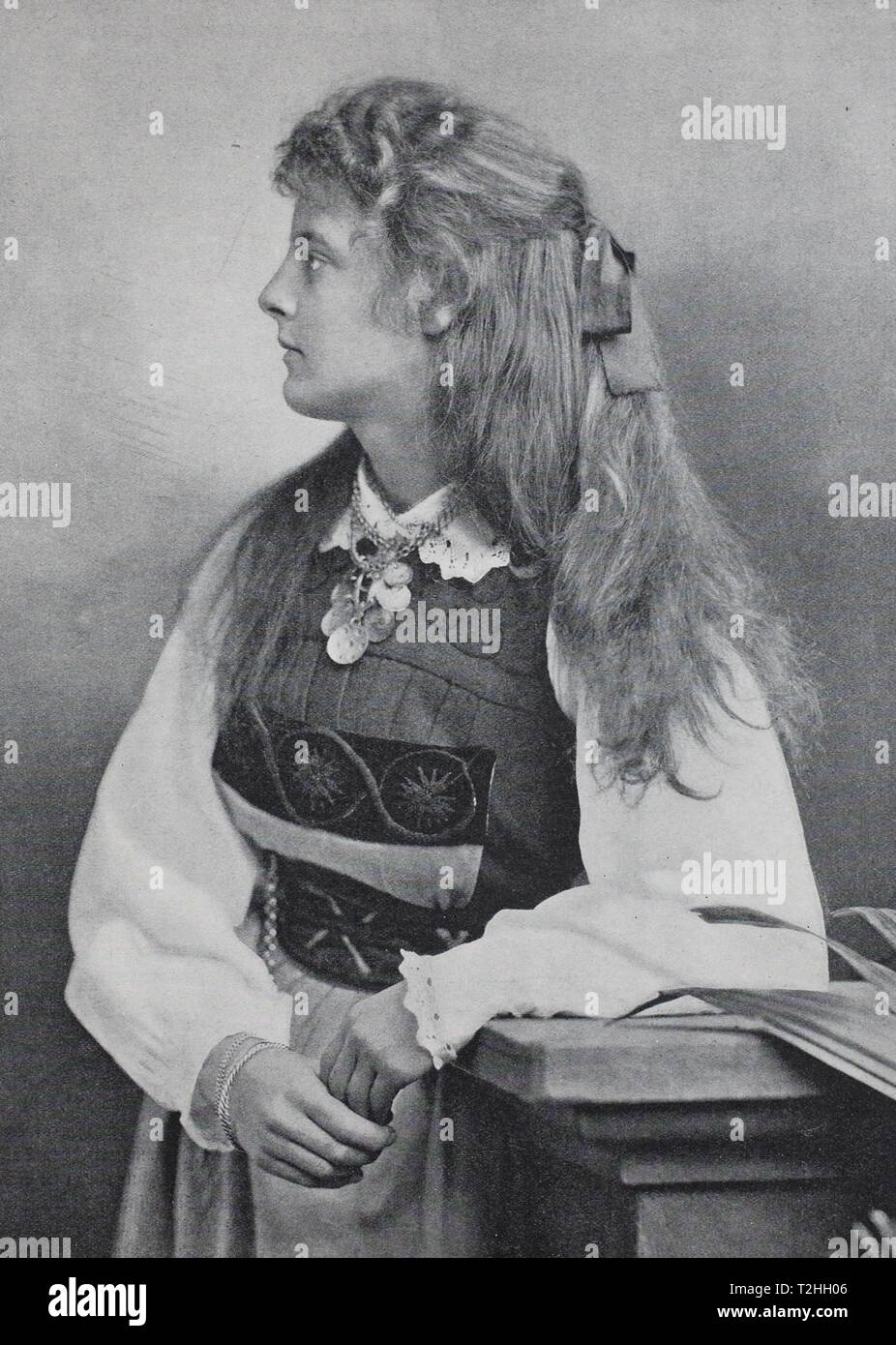 Schwedische Mädchen mit langen Haaren und Kostüm, 1895, historisches Bild, Schweden Stockfoto
