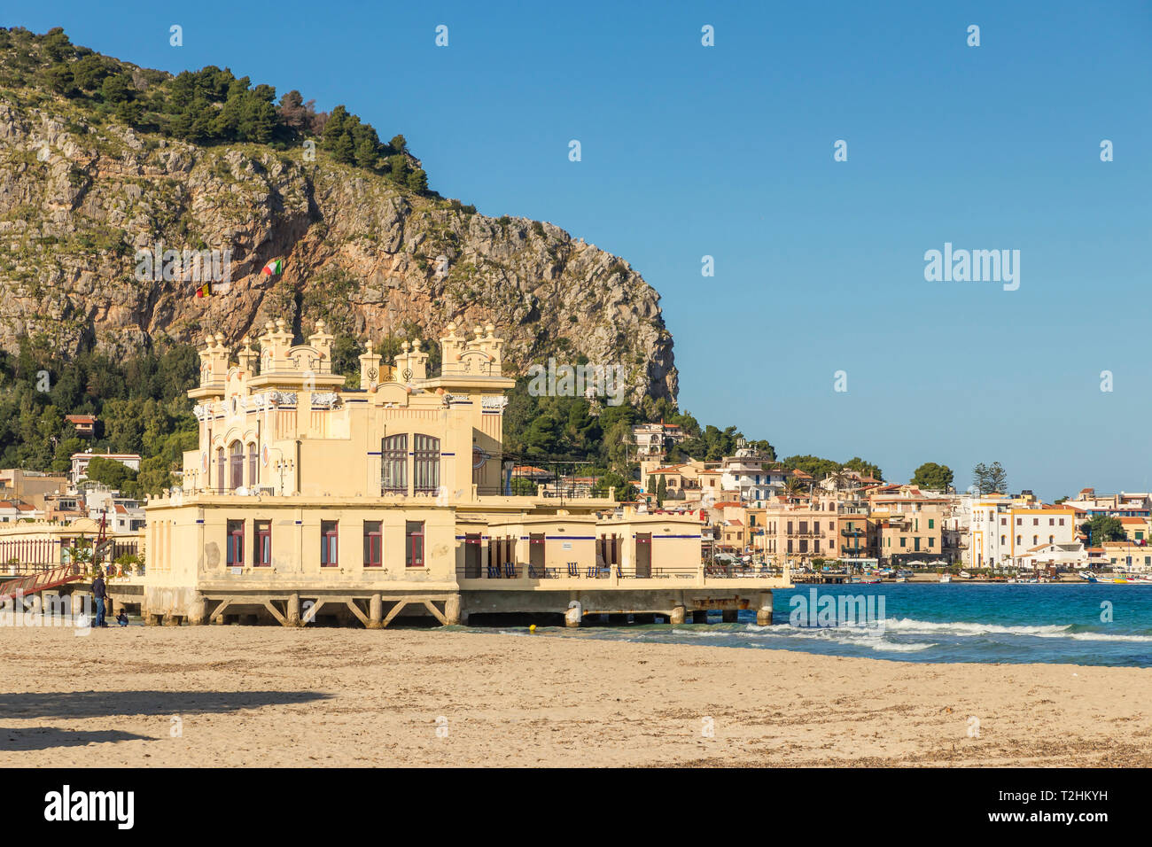 Das Antico Stabilimento Balneare Gebäude (auch als 'Charleston') von Mondello Borough, Palermo, Sizilien, Italien, Europa bekannt Stockfoto