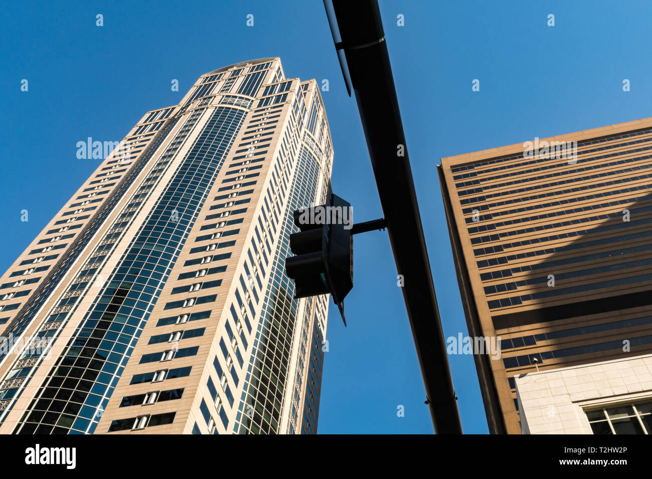 Ansicht der 1201 Third Avenue Seattle Wolkenkratzer auch als Washington Mutual Turm in Seattle, Washington, USA, bekannt. Stockfoto