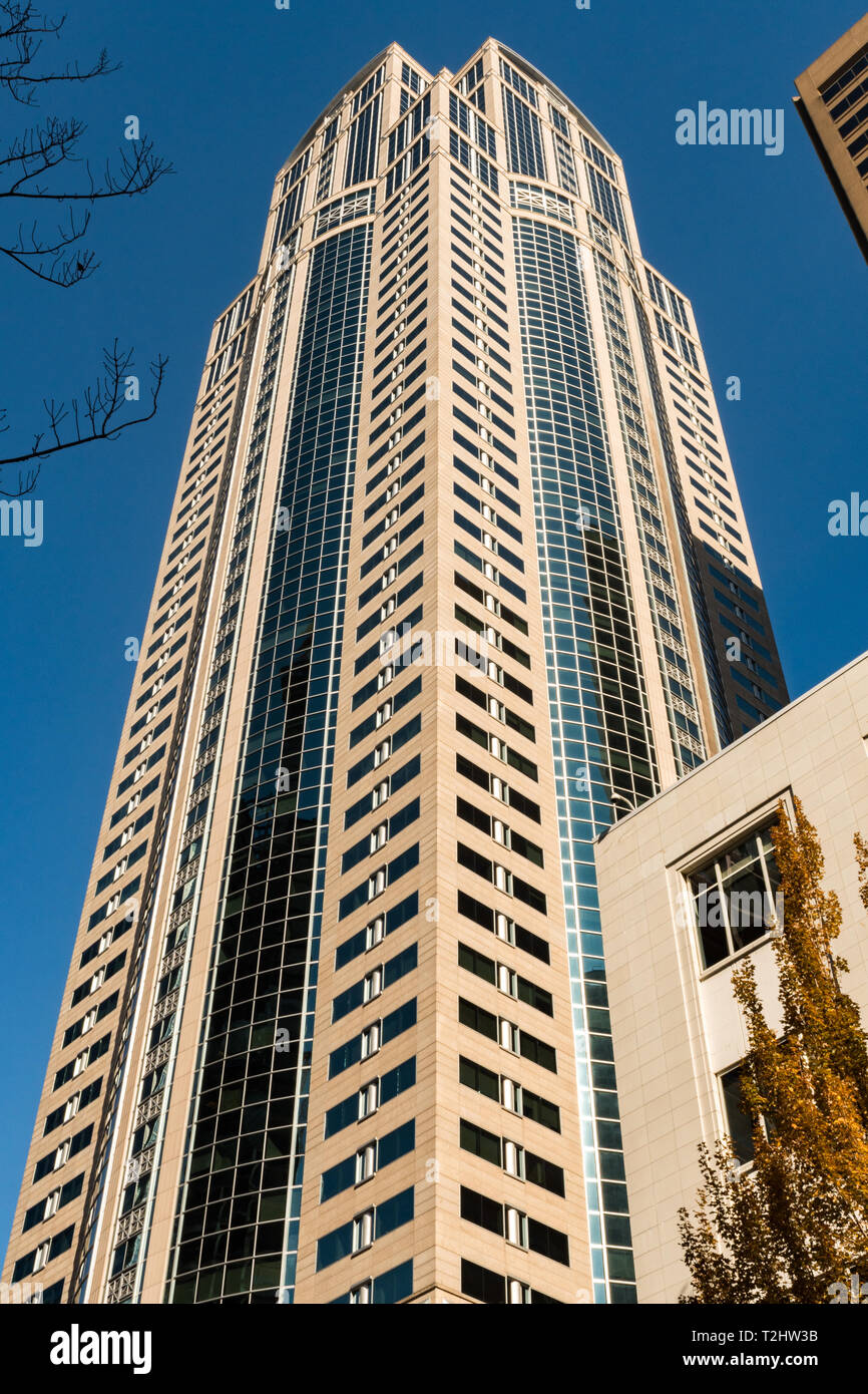 Ansicht der 1201 Third Avenue Seattle Wolkenkratzer auch als Washington Mutual Turm in Seattle, Washington, USA, bekannt. Stockfoto