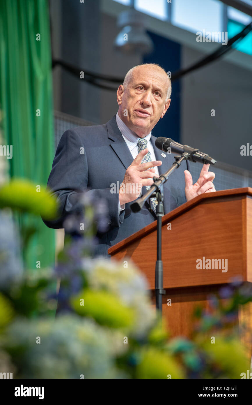 Rat gewählter Präsident Patrick Vincenti für Harford Grafschaft spricht am Podium für Barry's Glassman Einweihung im Jahr 2018 als Harford County Executive, werden Stockfoto