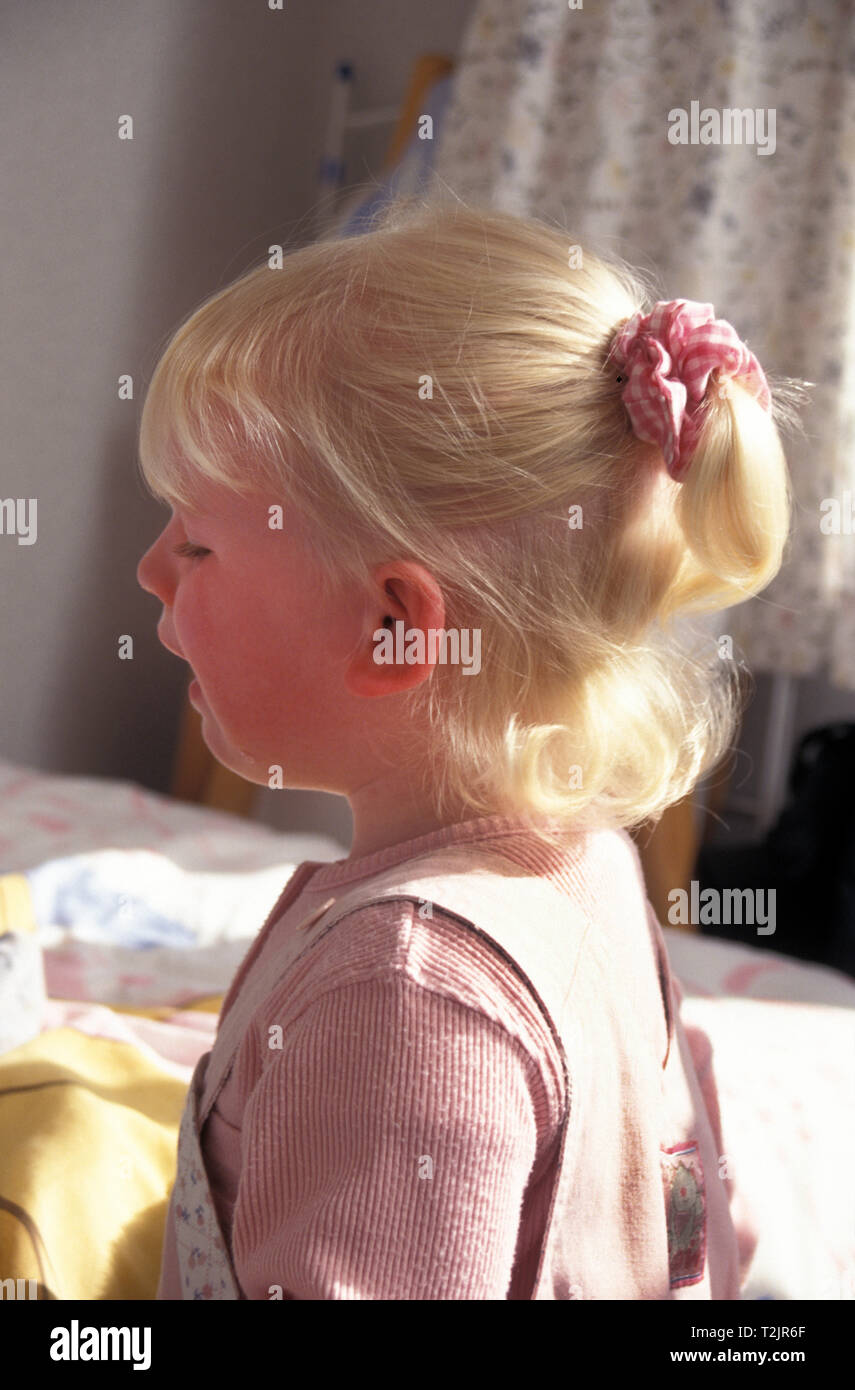 Kleine Mädchen in einen Wutanfall Stockfoto