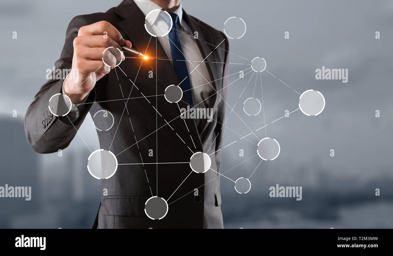 In der Nähe des Geschäftsmannes Zeichnung auf dem Bildschirm soziale Verbindung Konzept. 3D-Rendering Stockfoto