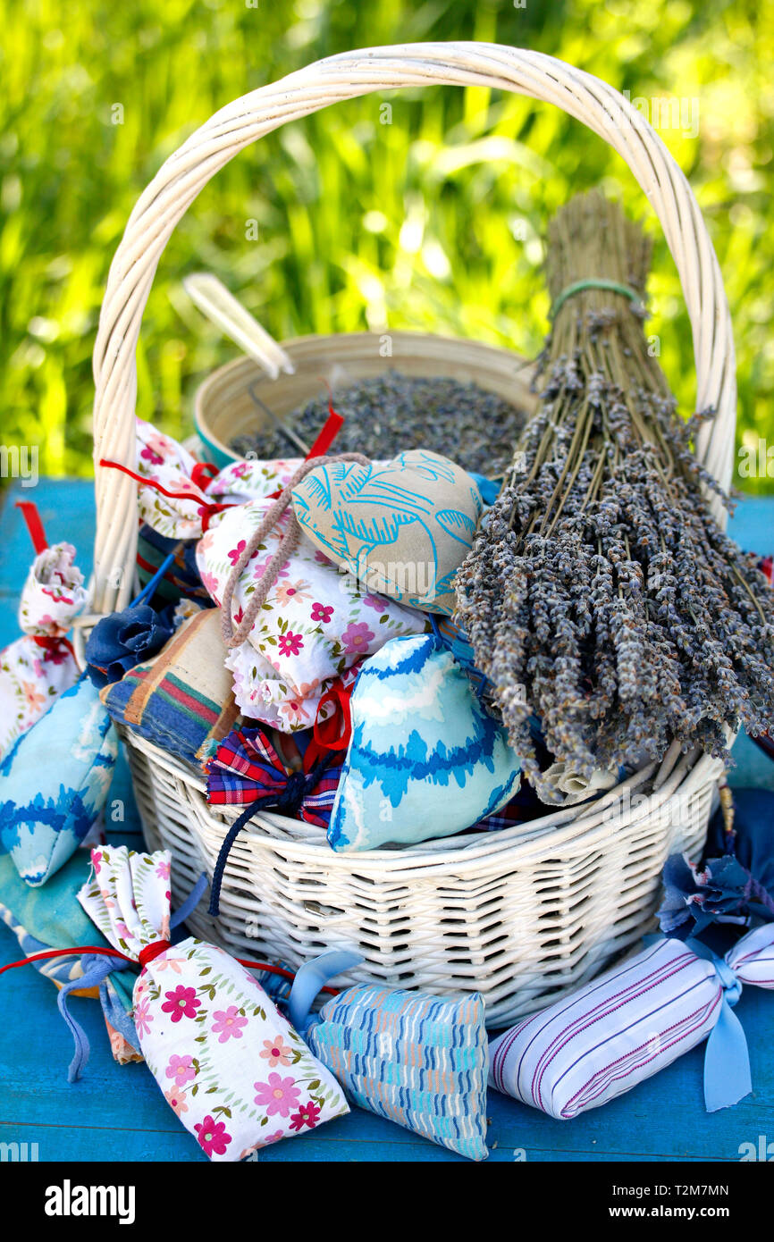 Kleine Beutel Lavendelblüten für zu Hause. Stockfoto