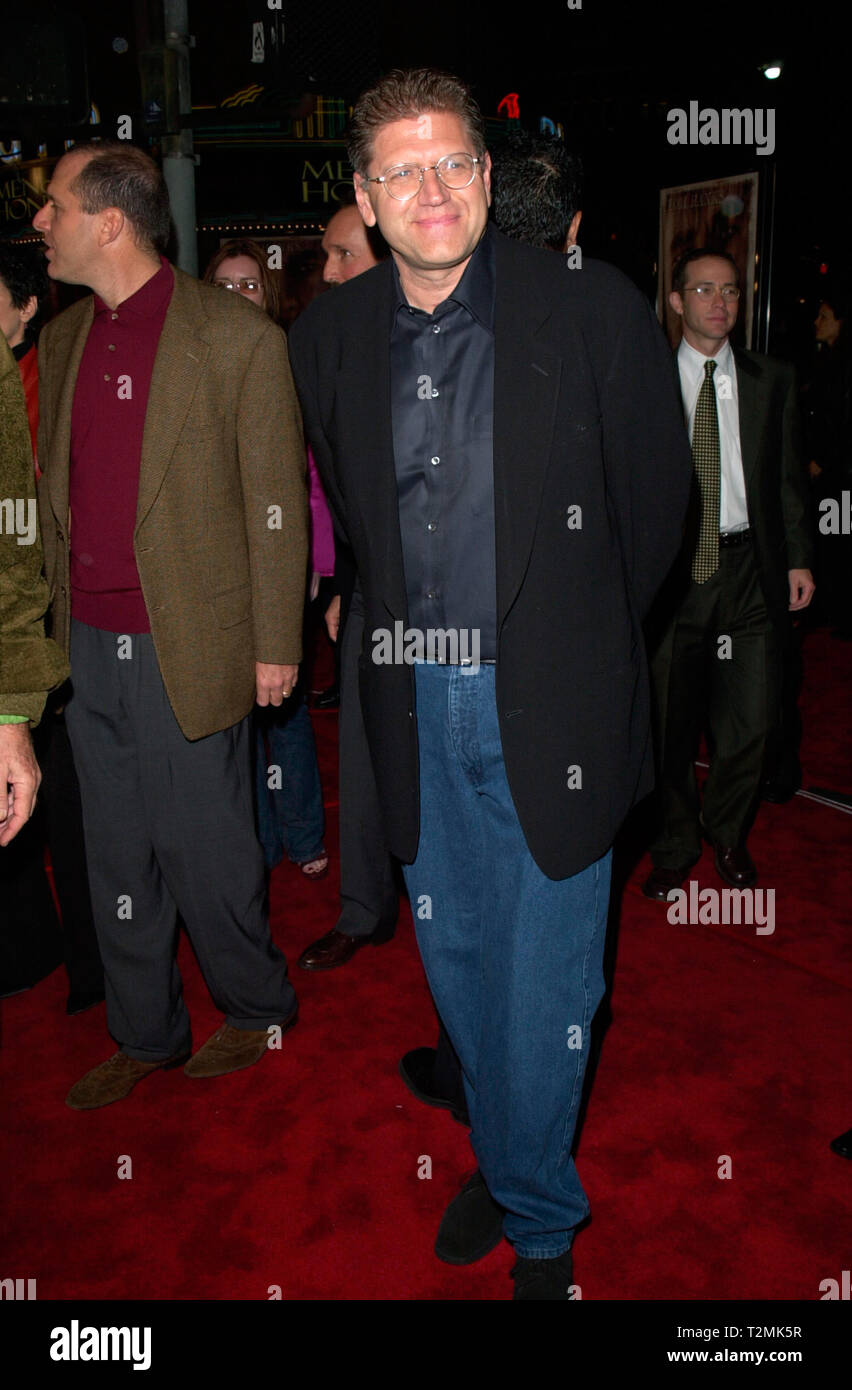 LOS ANGELES, Ca. Dezember 07, 2000: Regisseur Robert Zemeckis am Los Angeles Premiere seines neuen Films Werfen. © Paul Smith/Featureflash Stockfoto