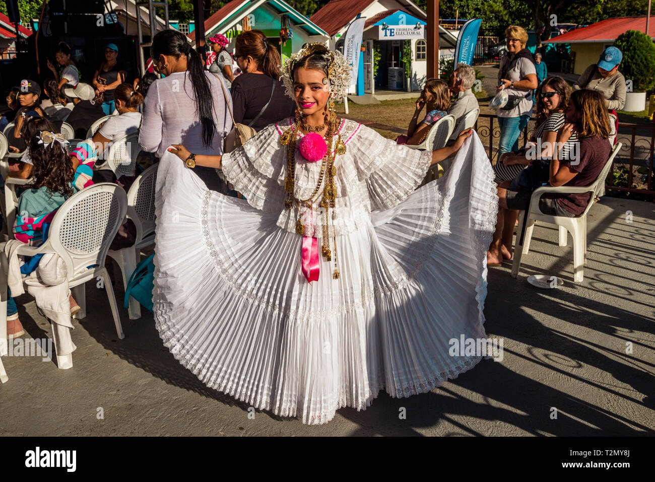 Traditioneller Tanz am Chiriqui Boquete Panama Blume und Kaffee Fair Stockfoto