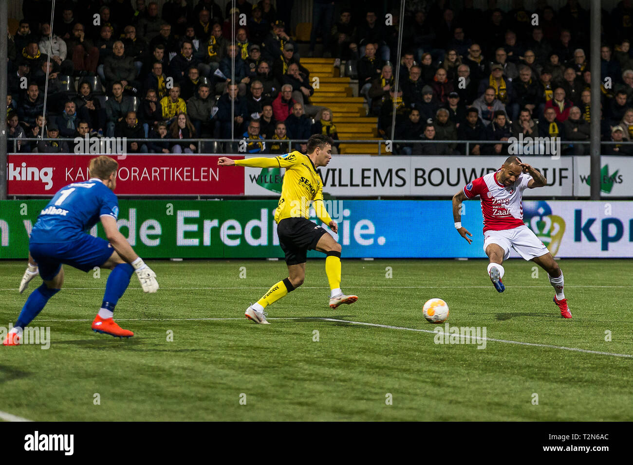 VENLO - 03-04-2019, Covebo Stadion De Koel niederländische Fußball eredivisie Saison 2018 / 2019. FC Utrecht Spieler Sean Klaiber Kerben der 2-4 während des Spiels VVV-Utrecht. Stockfoto