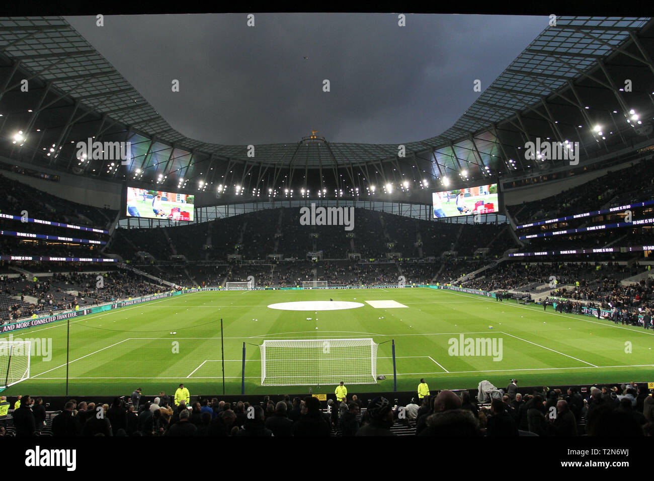 London, Großbritannien. 3 Apr, 2019. Tottenham Hotspur Stadion, London, UK. 3. Apr 2019. Allgemeine Ansicht während der Premier League Match zwischen den Tottenham Hotspur und Crystal Palace an der Tottenham Hotspur Stadion am 3. April 2019 in London, England. (Foto von Paul Raffety/phcimages.com) Credit: PHC Images/Alamy leben Nachrichten Stockfoto