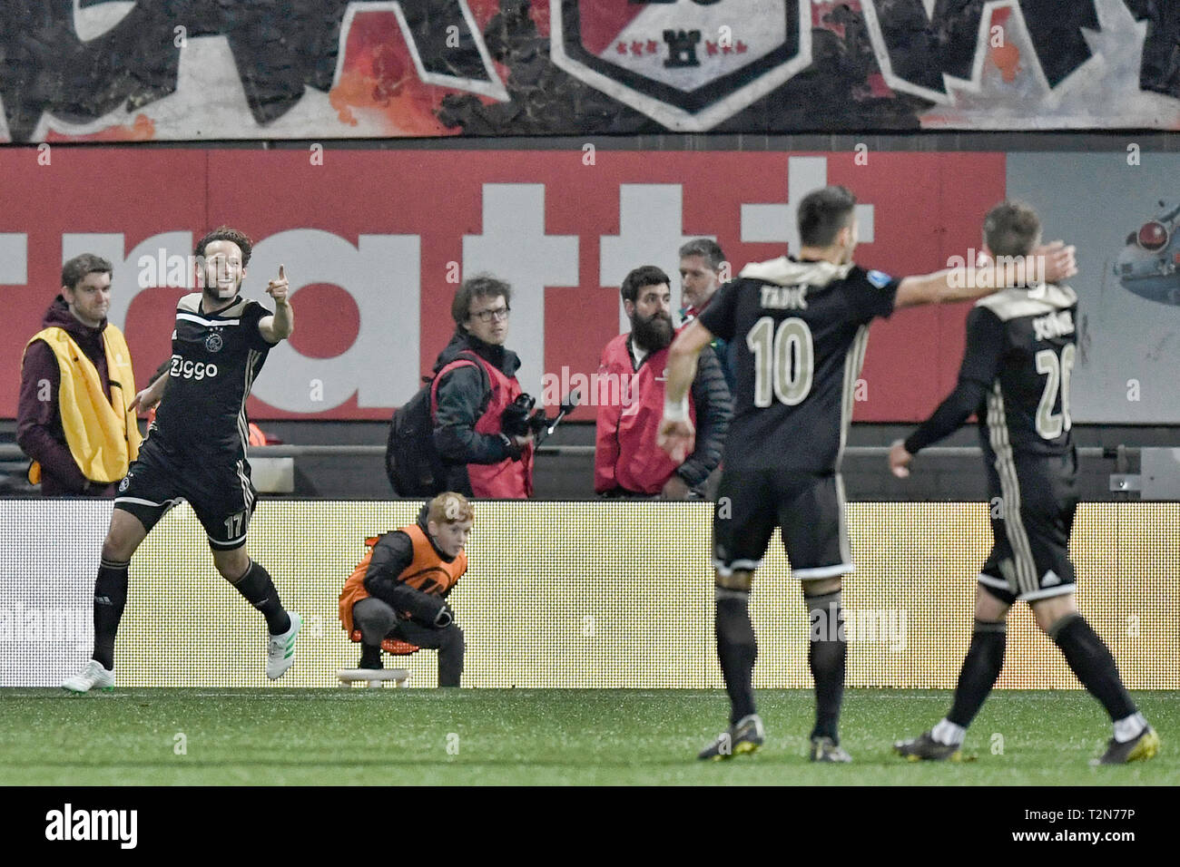 EMMEN, 03-04-2019, Oude Meerdijk Stadion, Saison 2018 / 2019, der niederländischen Eredivisie. Daley Blind Kerben 0-2 während des Spiels Emmen - Ajax. Stockfoto