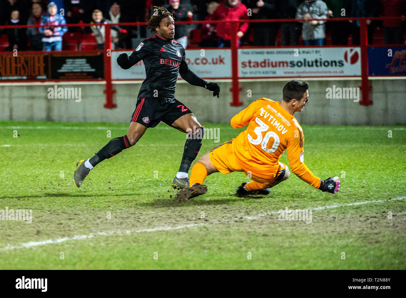 Accrington, Lancashire, UK. 3 Apr, 2019. Sunderlands Kazaiah Sterling macht es 3-0 für die schwarze Katzen während der Sky Bet Liga 1 Übereinstimmung zwischen Accrington Stanley und Sunderland am Fraser Eagle Stadium, Accrington am Mittwoch, den 3. April 2019. (Credit: Ian Charles | Kredit: MI Nachrichten & Sport/Alamy leben Nachrichten Stockfoto