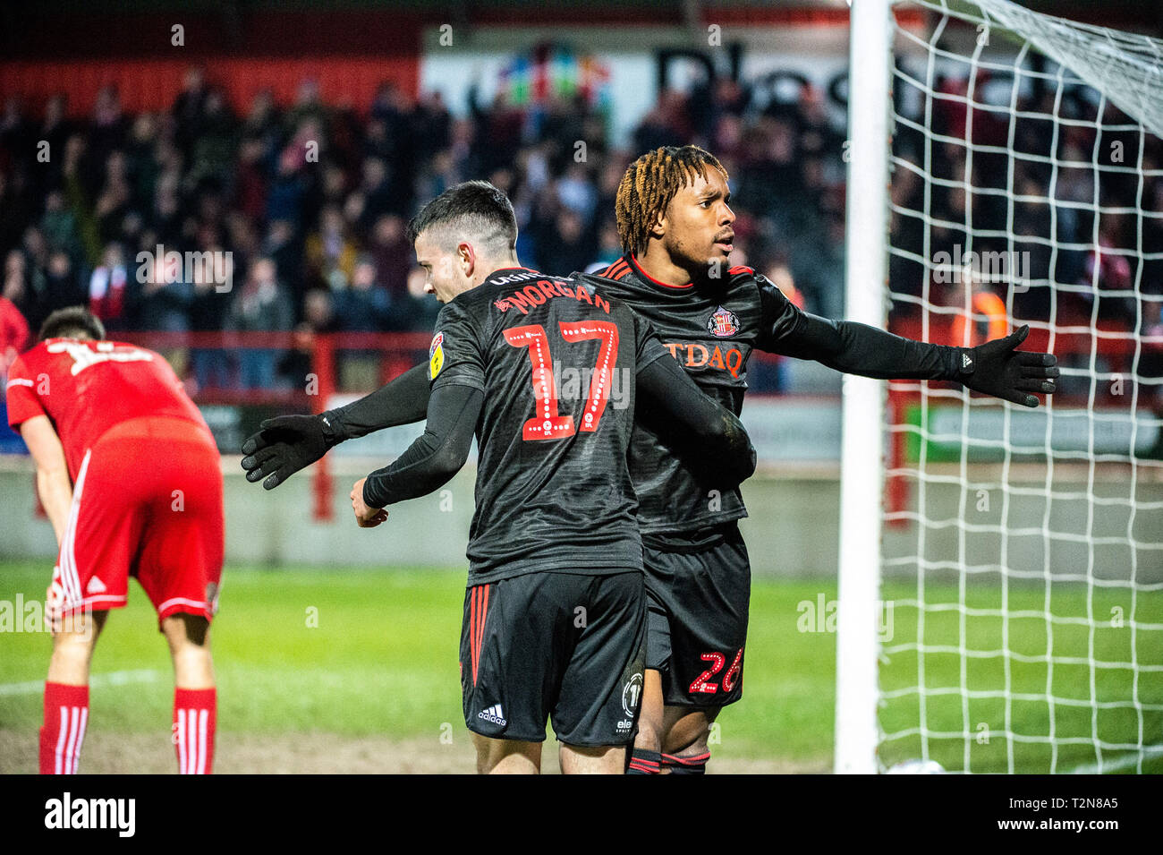 Accrington, Lancashire, UK. 3 Apr, 2019. Sunderlands Kazaiah Sterling feiert sein Ziel mit seinem Teamkollegen während der Sky Bet Liga 1 Übereinstimmung zwischen Accrington Stanley und Sunderland am Fraser Eagle Stadium, Accrington am Mittwoch, den 3. April 2019. (Credit: Ian Charles | Kredit: MI Nachrichten & Sport/Alamy leben Nachrichten Stockfoto