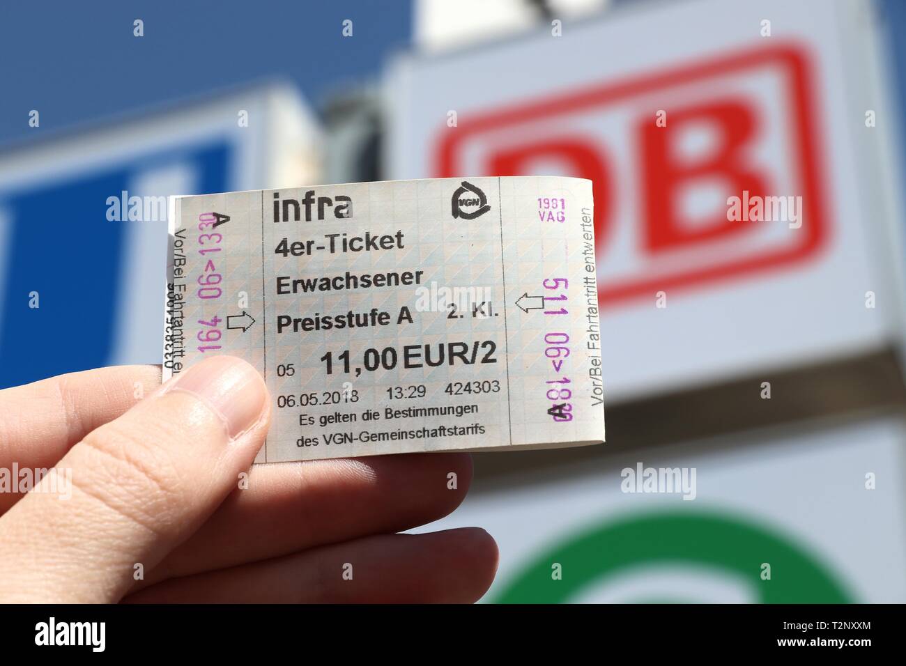 Nürnberg, Deutschland - Mai 7, 2018: Ticket für die öffentlichen Verkehrsmittel (VAG), Nürnberg, Deutschland. Nürnberg ist in Mittelfranken. 511,628 peop Stockfoto