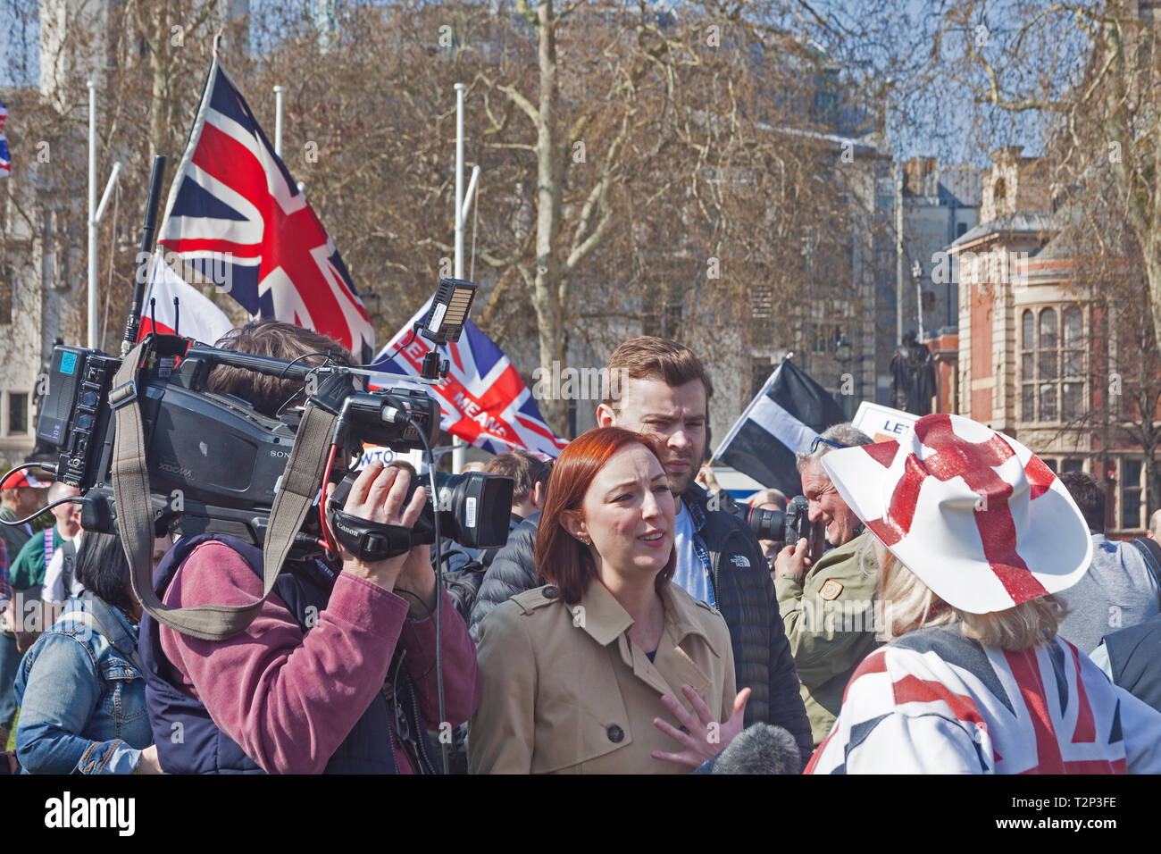 London, Westminster. Ein Media Interview in Parliament Square am 29. März 2019, Tag der ursprünglichen Brexit'.' Stockfoto