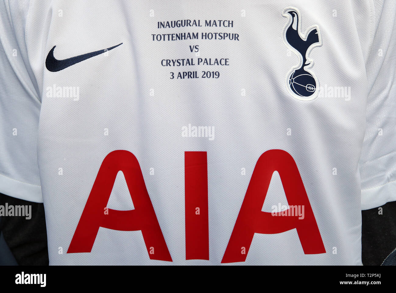 Eine detaillierte Ansicht der Tottenham Hotspur streifen das erste Match in der Premier League Match an der Tottenham Hotspur Stadion, London zu markieren. Stockfoto